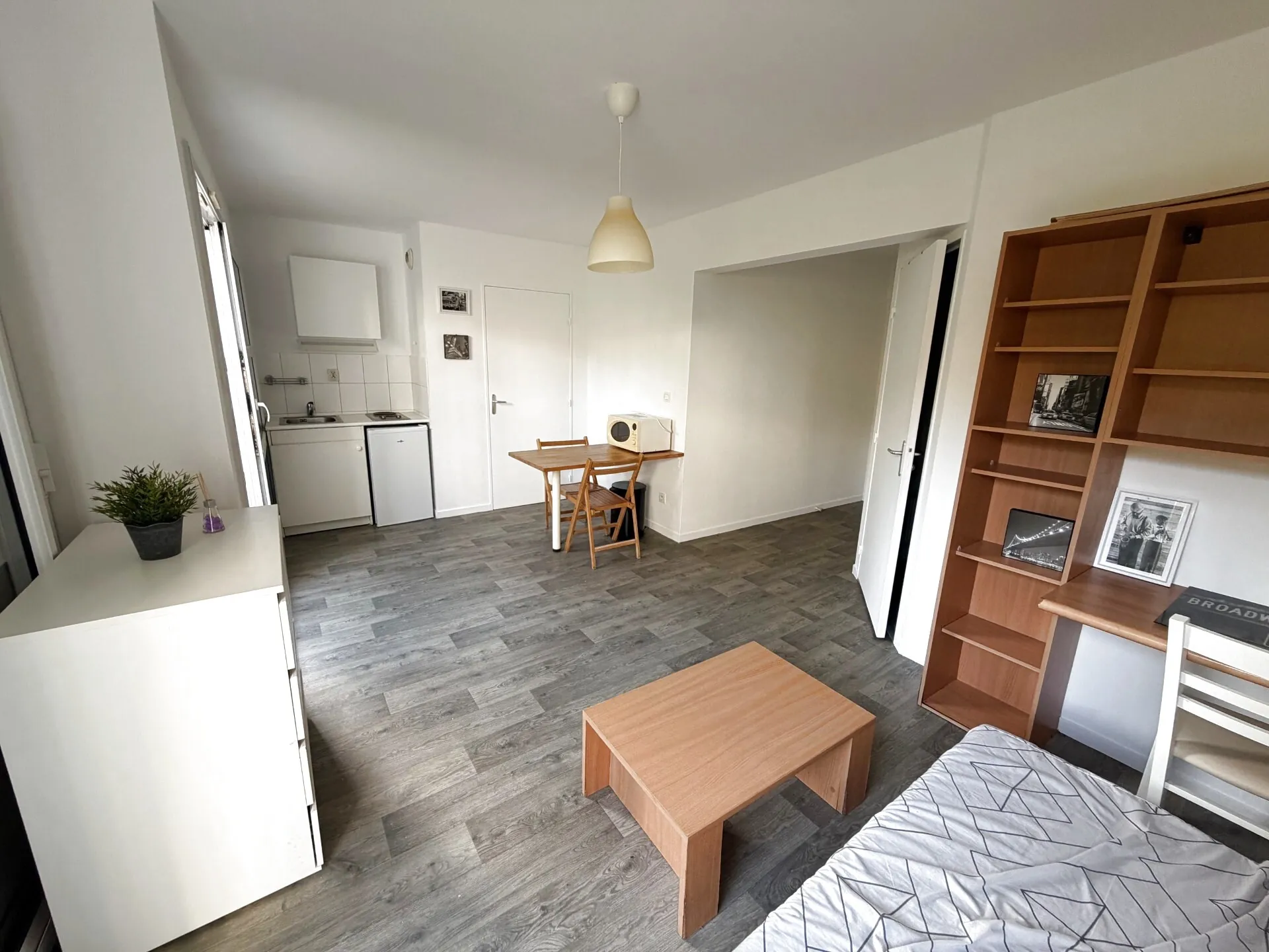 Studio de 25,50 m² à Rennes Centre avec parking privé et environnement calme 