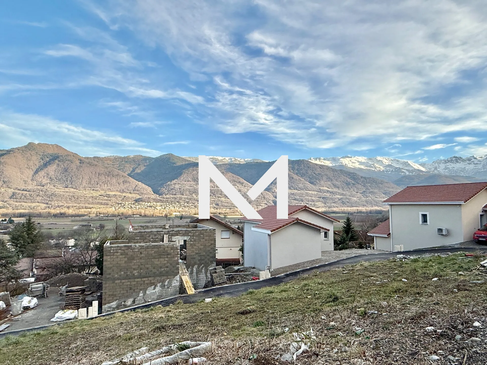 Terrain constructible de 252 m² avec vue sur Belledonne au Touvet