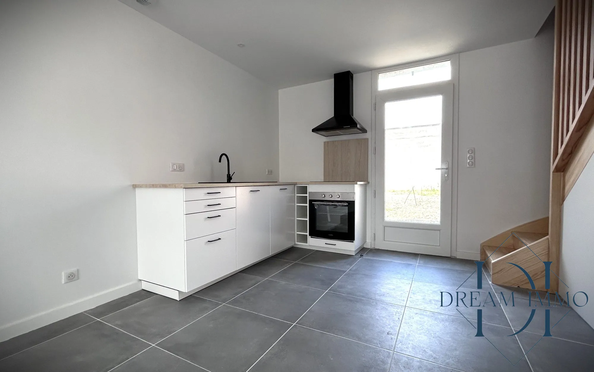 Maison duplex rénovée à Saint-Paul-lès-Dax avec deux logements et stationnements privés 