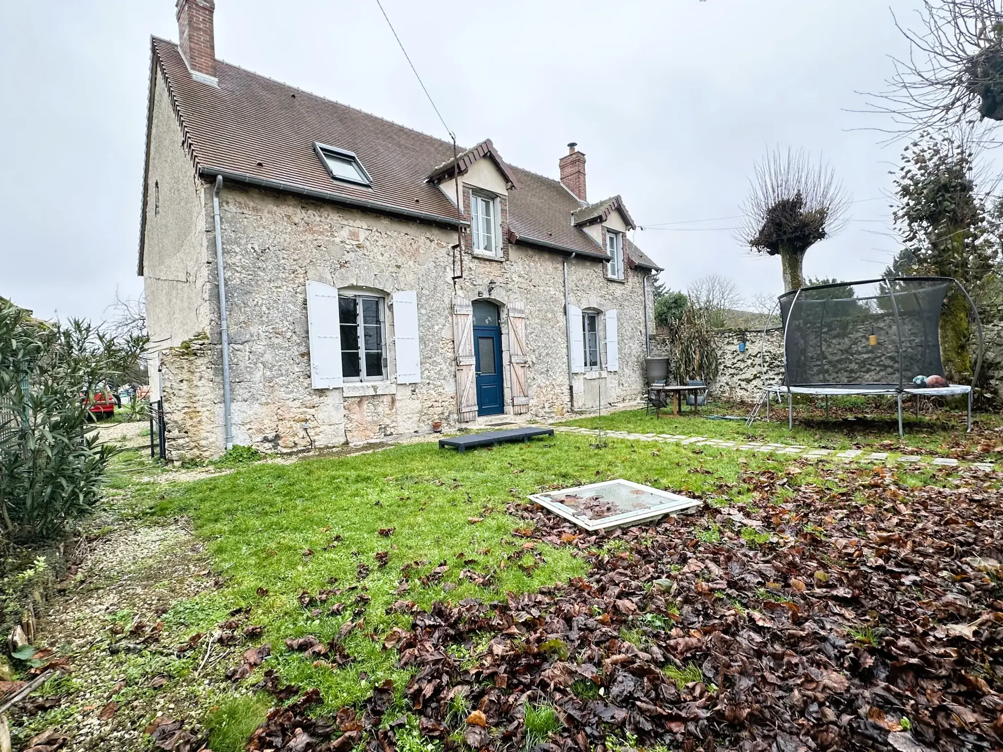 Maison familiale avec jardin, dépendance et cave à Auneau