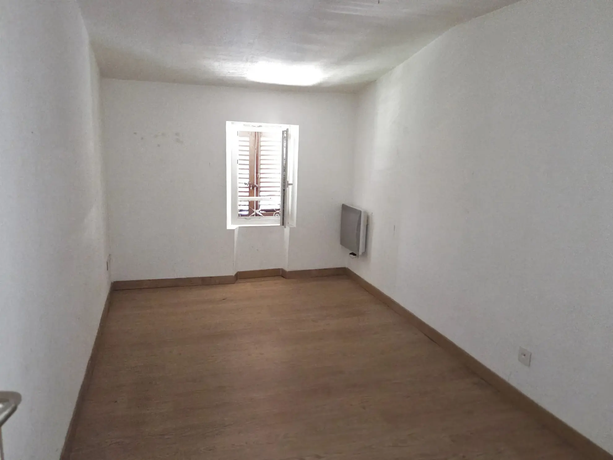 Appartement à vendre au dernier étage au centre de Solliès-Pont 