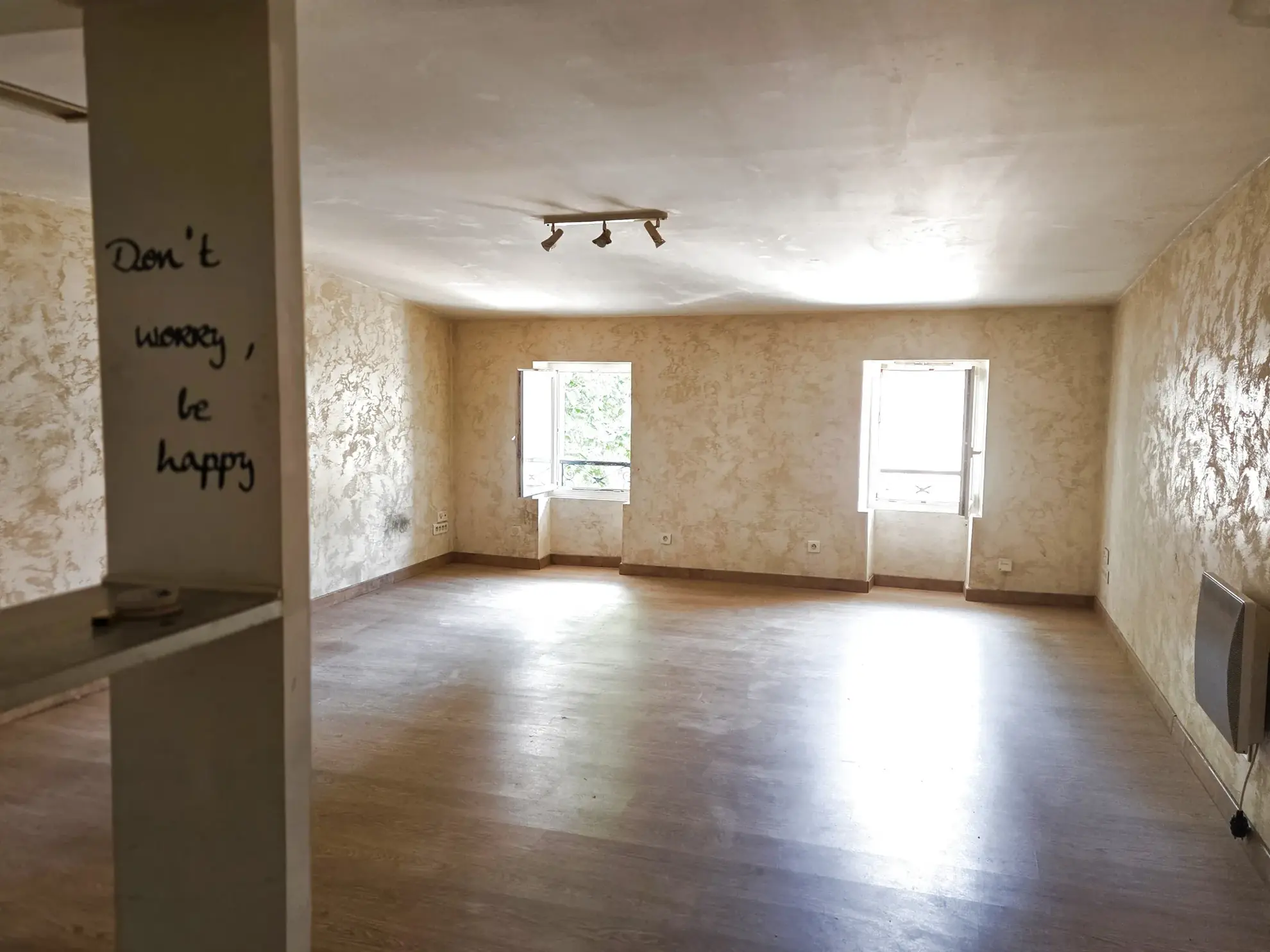 Appartement à vendre au dernier étage au centre de Solliès-Pont 