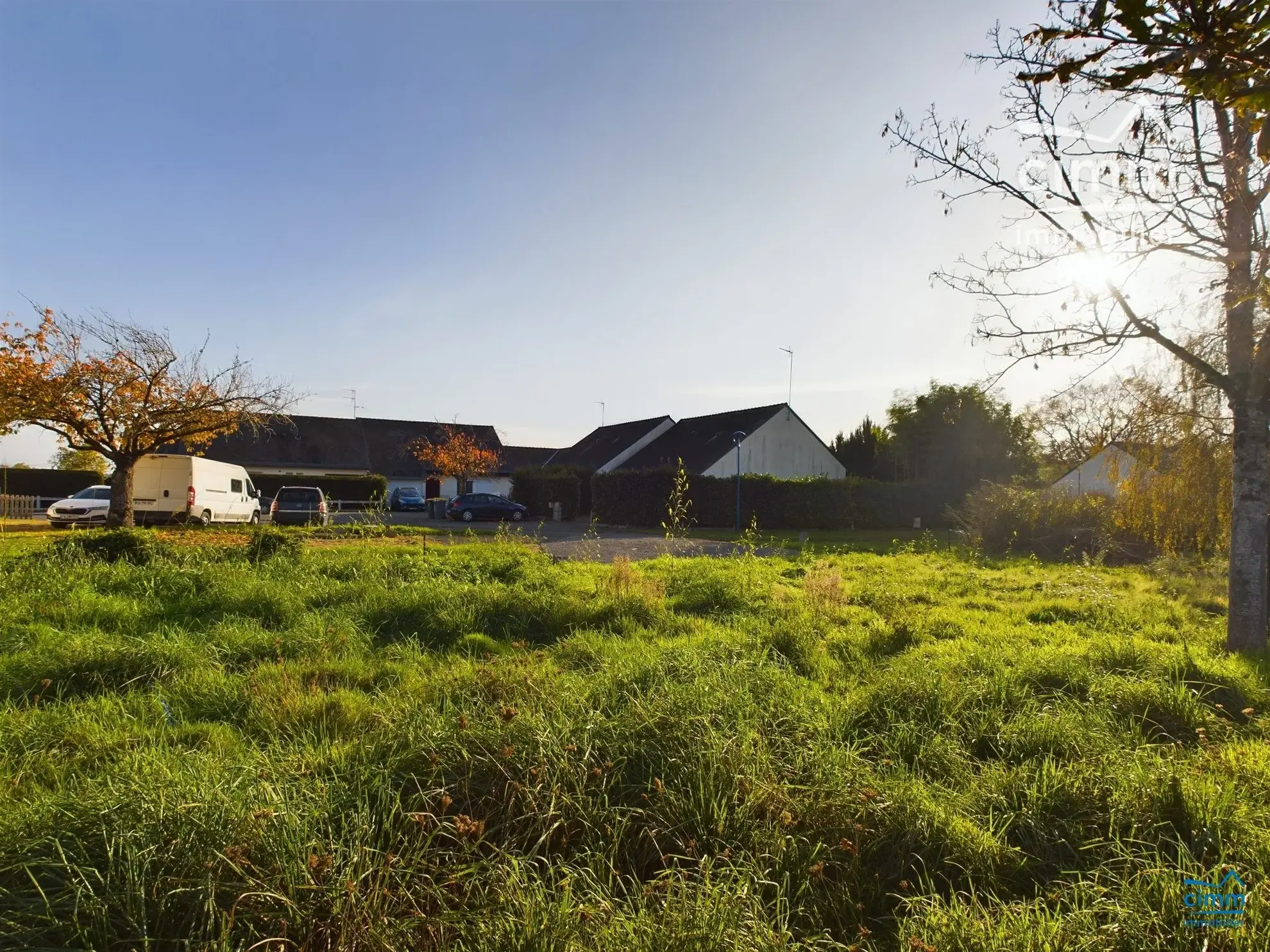 Terrain constructible de 738 m² à Jumelles - Calm, proche commodités, viabilisé 