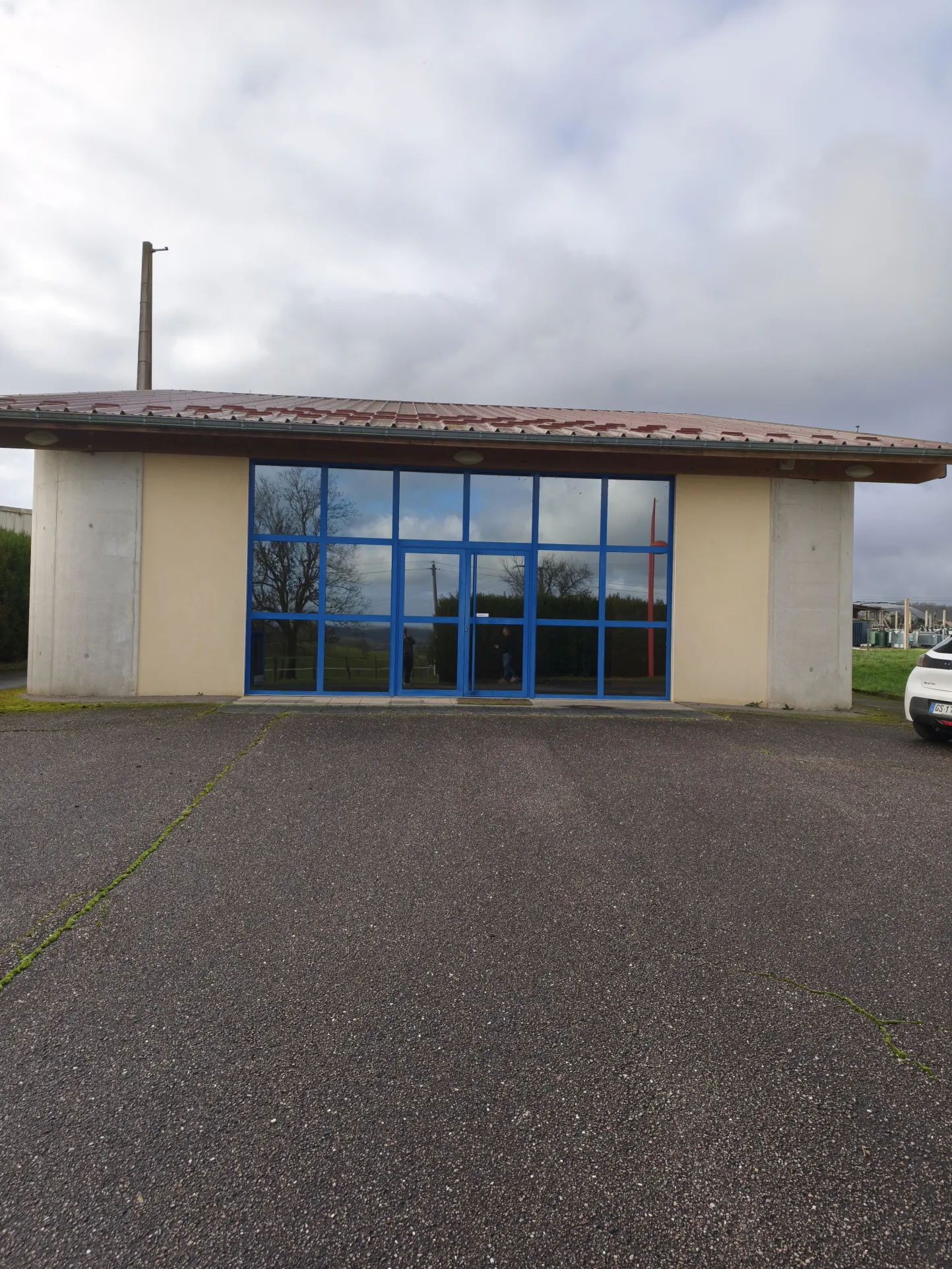 Achat local commercial de 187 m² à Jussey, sécurisé et récent