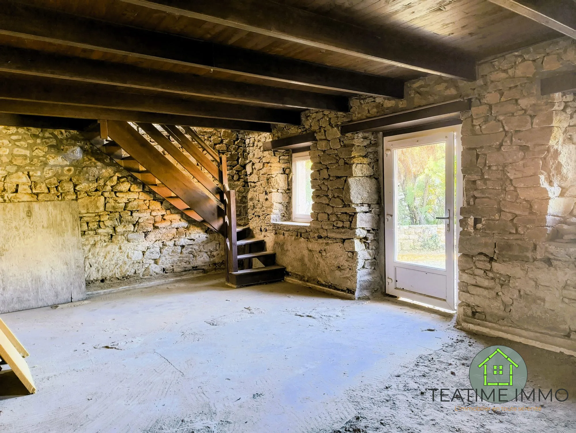 Maison traditionnelle en pierre à rénover à Ploumilliau, proche des plages – Investissement ou résidence principale 