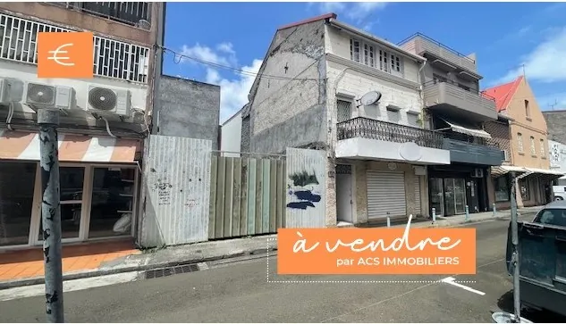Terrain constructible de 111 m² en centre-ville de Fort-de-France 
