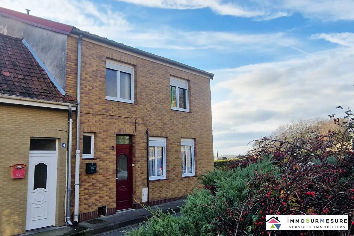 Maison de ville à Saint-Pol-sur-Ternoise avec jardin clos et 4 chambres
