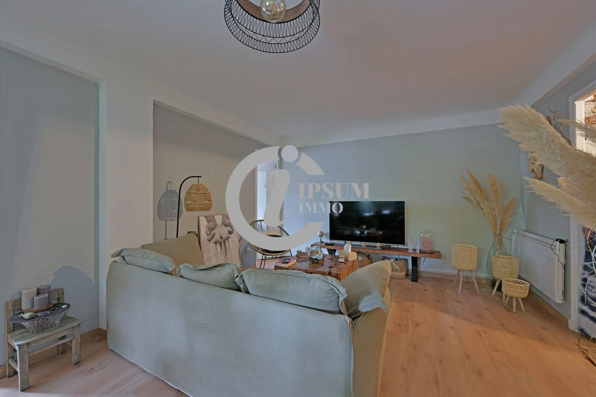 Appartement T3 lumineux de 59,39 m² à Sète avec séjour spacieux et proximité commodités 