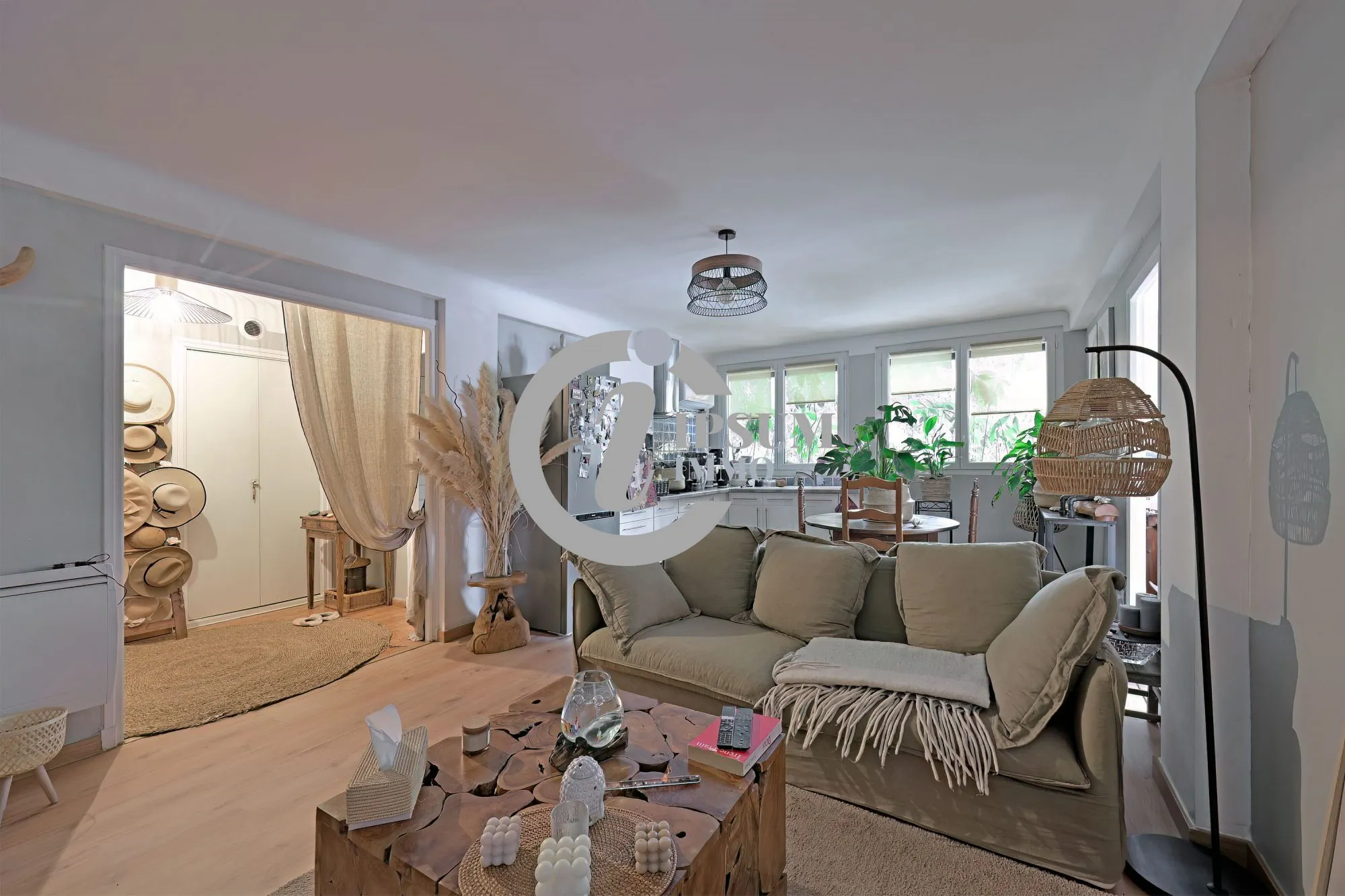 Appartement T3 lumineux de 59,39 m² à Sète avec séjour spacieux et proximité commodités