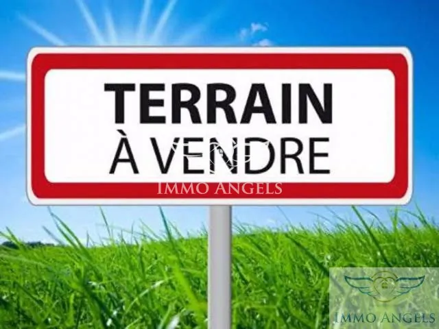 Terrain constructible de 818m² à Gabian, Hérault