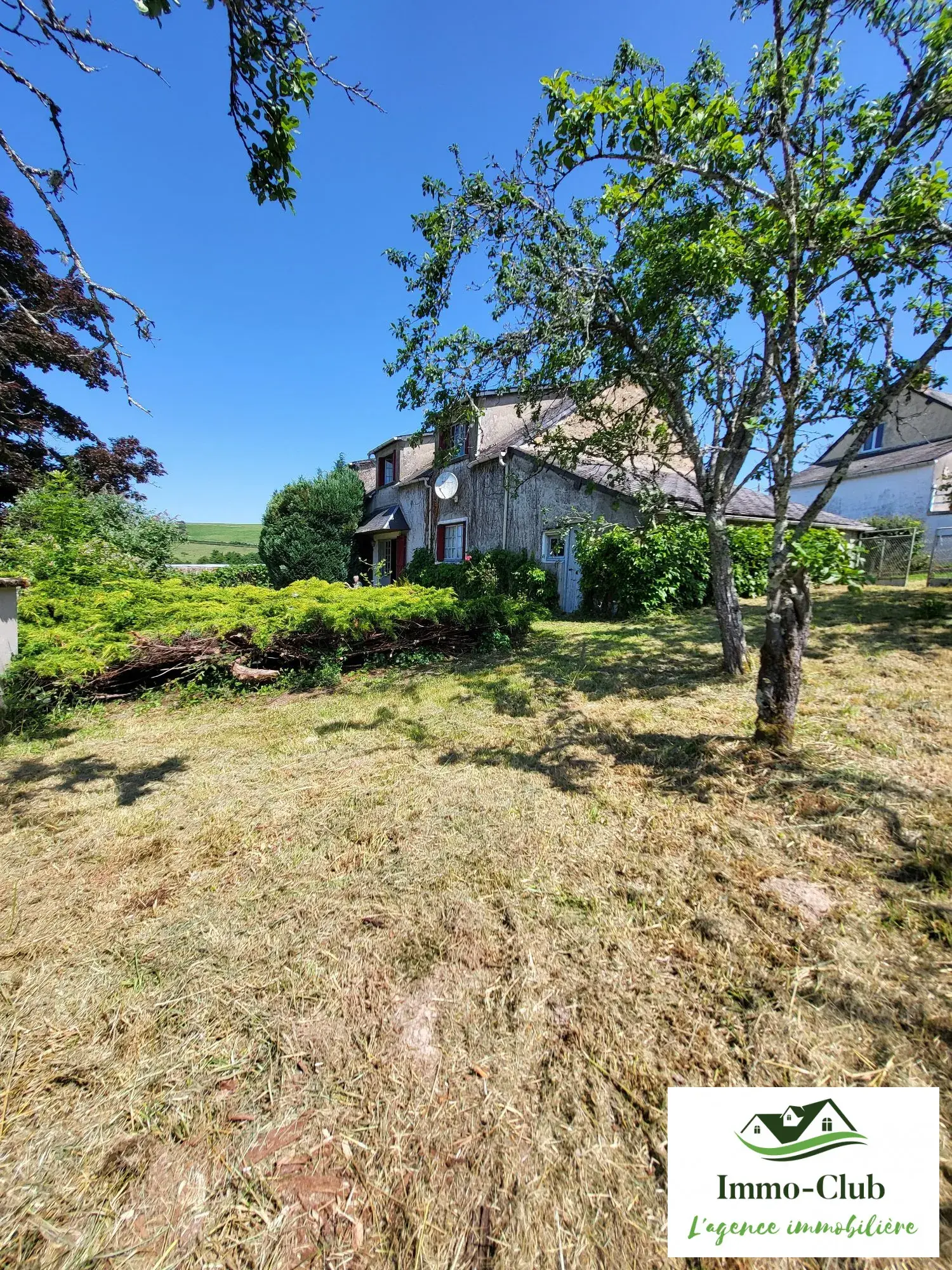 Belle maison de campagne à Blismes dans le Morvan avec terrain arboré