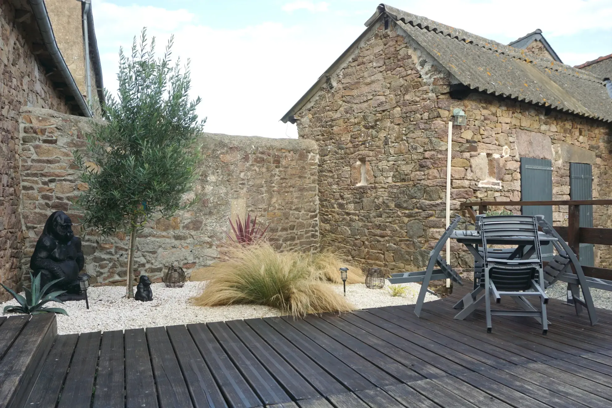 Maison en pierre rénovée avec dépendances à Yvias près de Paimpol 