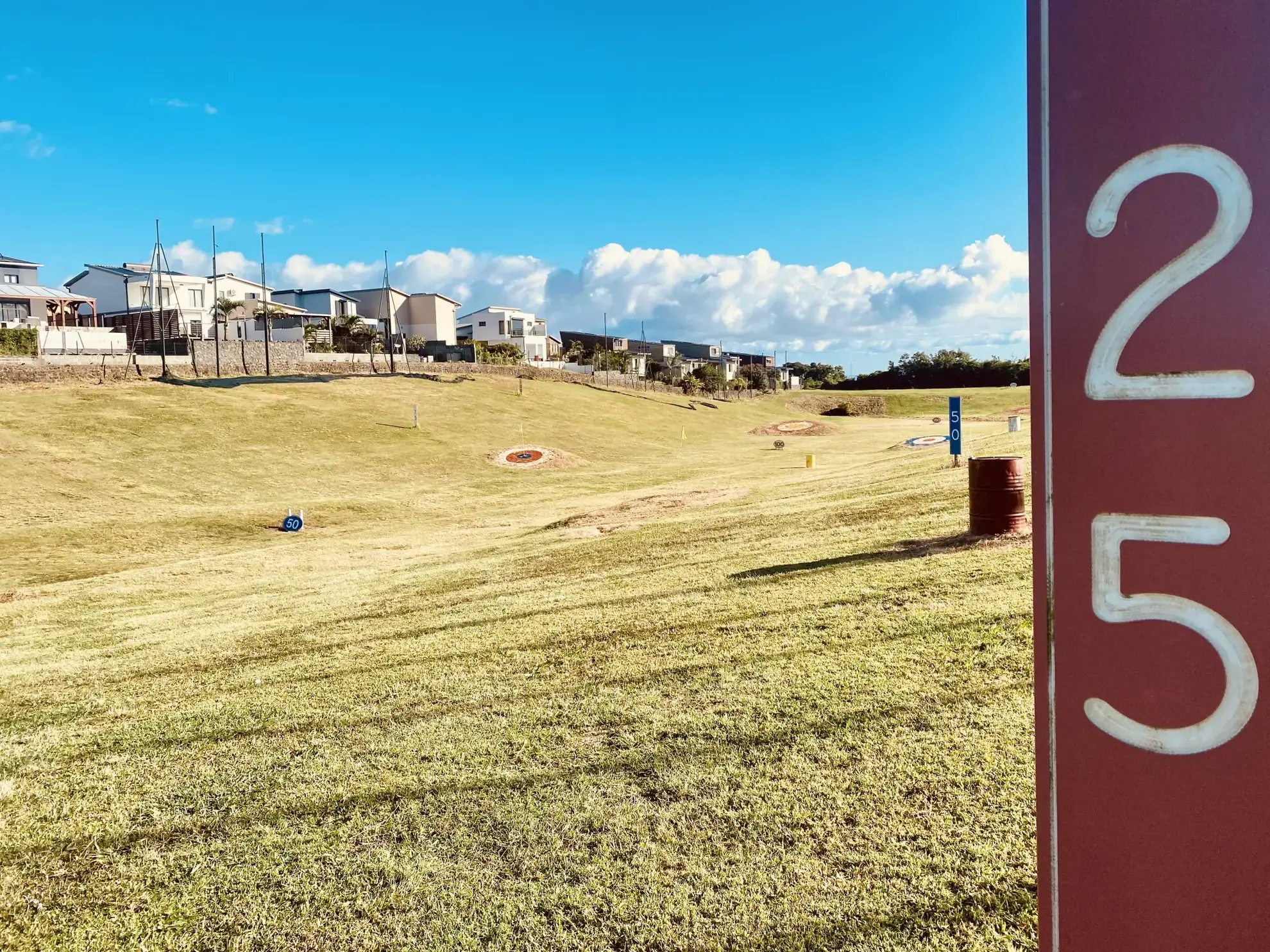 Terrain constructible de 350 m² à Beauséjour, secteur résidentiel sécurisé 