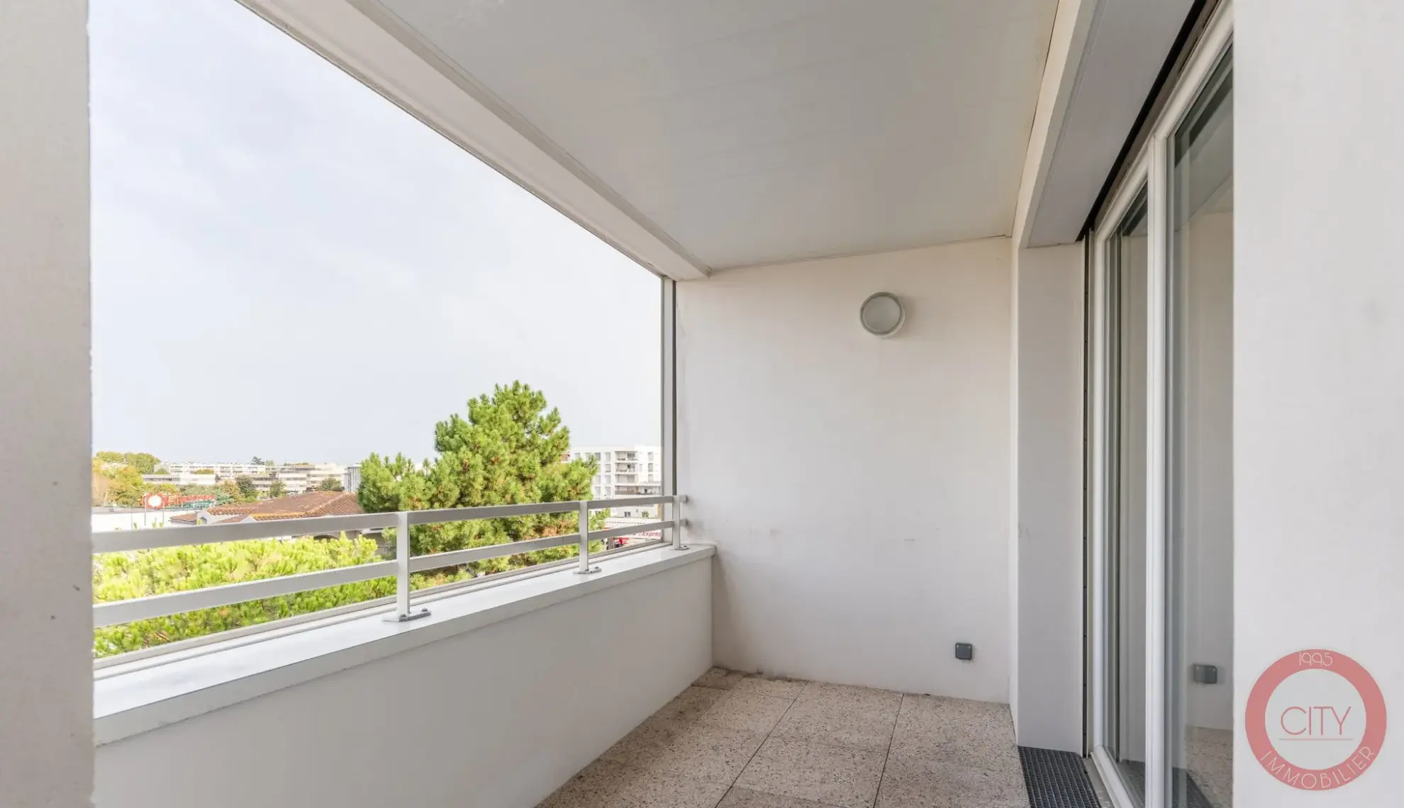 LOGGIA Appartement T3 lumineux avec terrasse à Cenon - Confort et Proximité 
