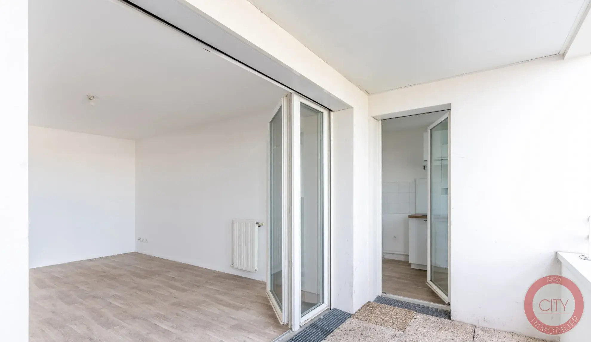 PIECE DE VIE  Appartement T3 lumineux avec terrasse à Cenon - Confort et Proximité 