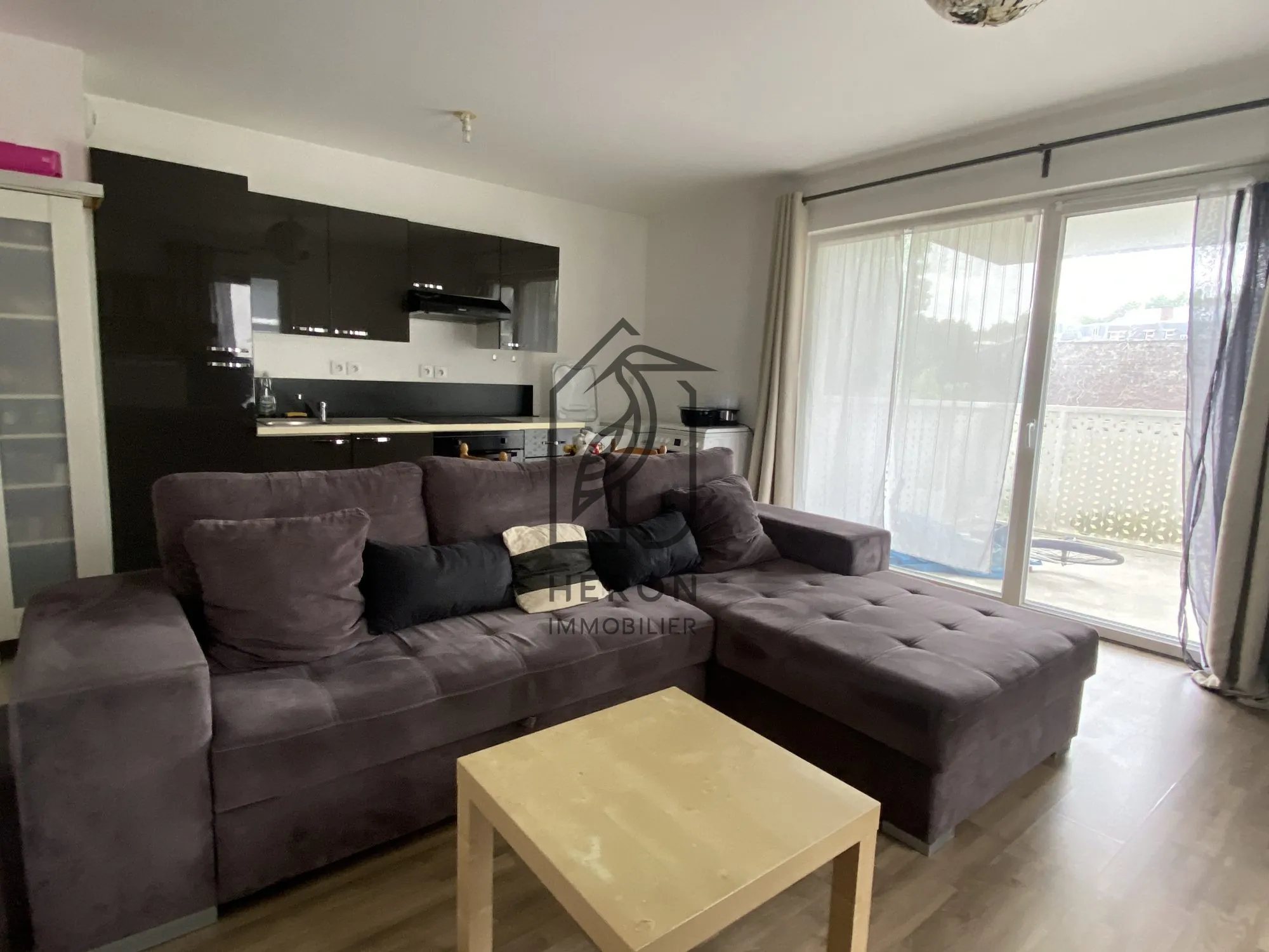 Appartement 2 pièces avec balcon et parking sécurisé à Roubaix 