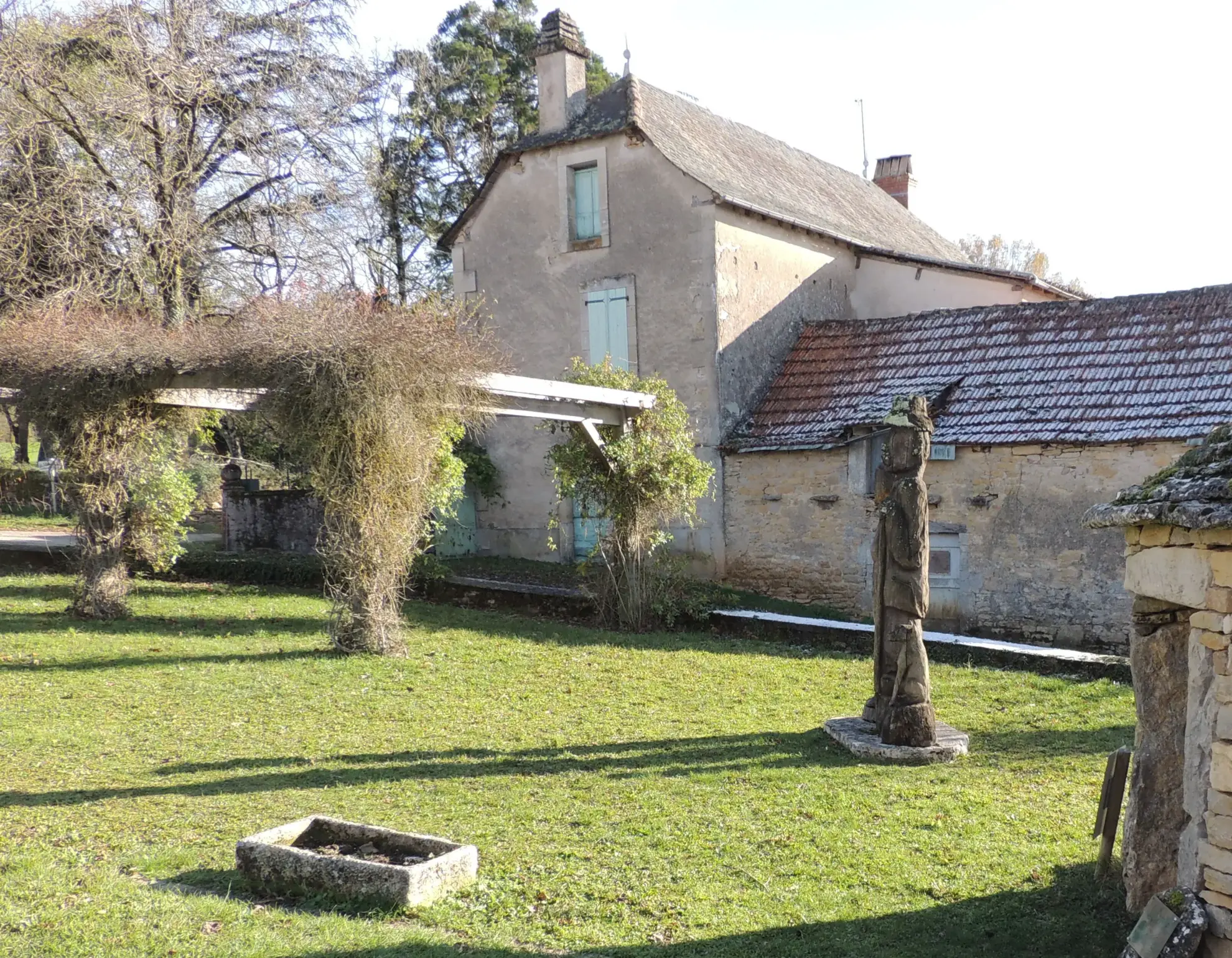 Charmante maison de village de 93 m2 avec dépendances près de Villefranche-de-Rouergue 