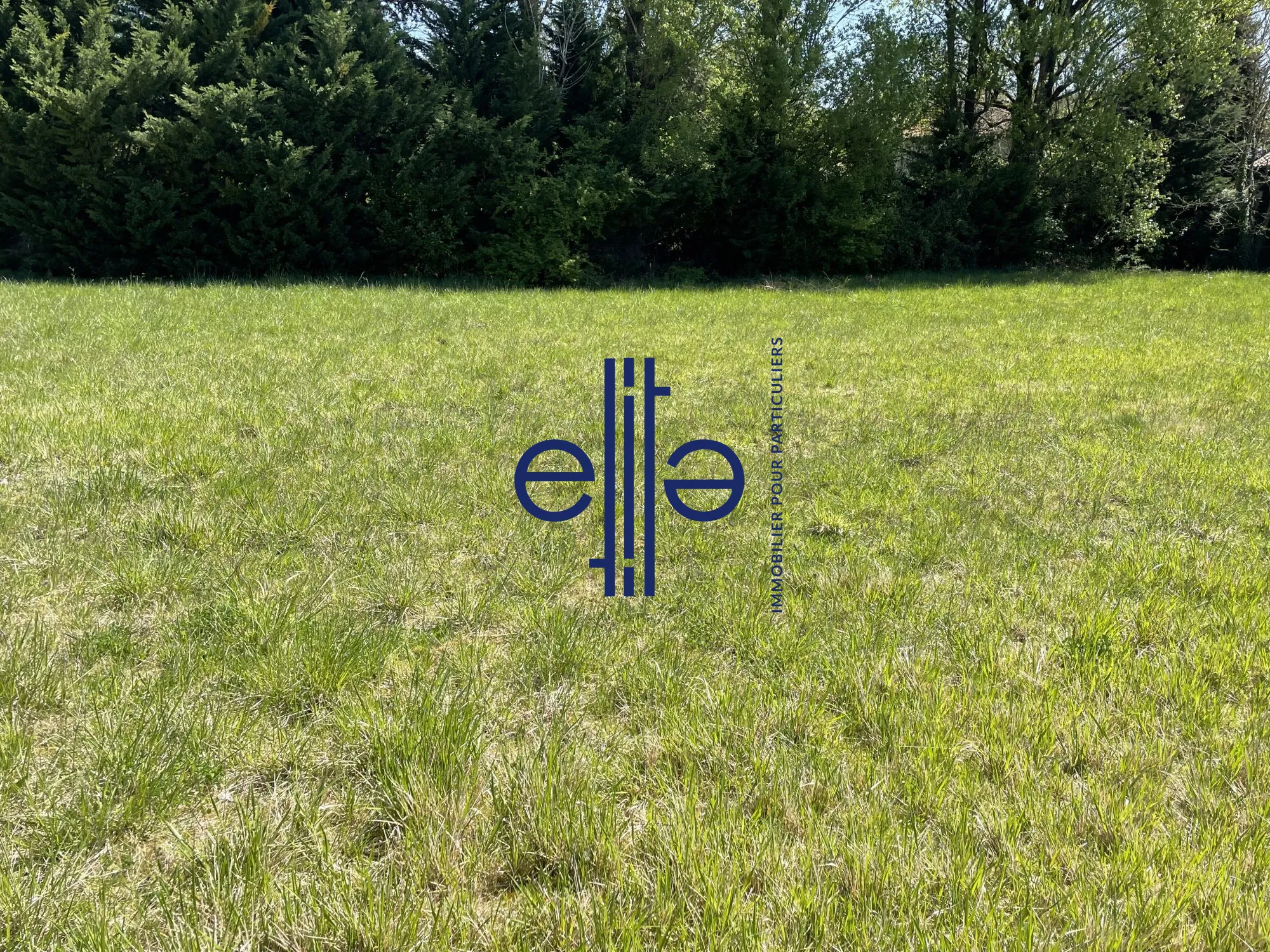 Terrain à bâtir plat à Trélissac proche Périgueux, 887 m² 