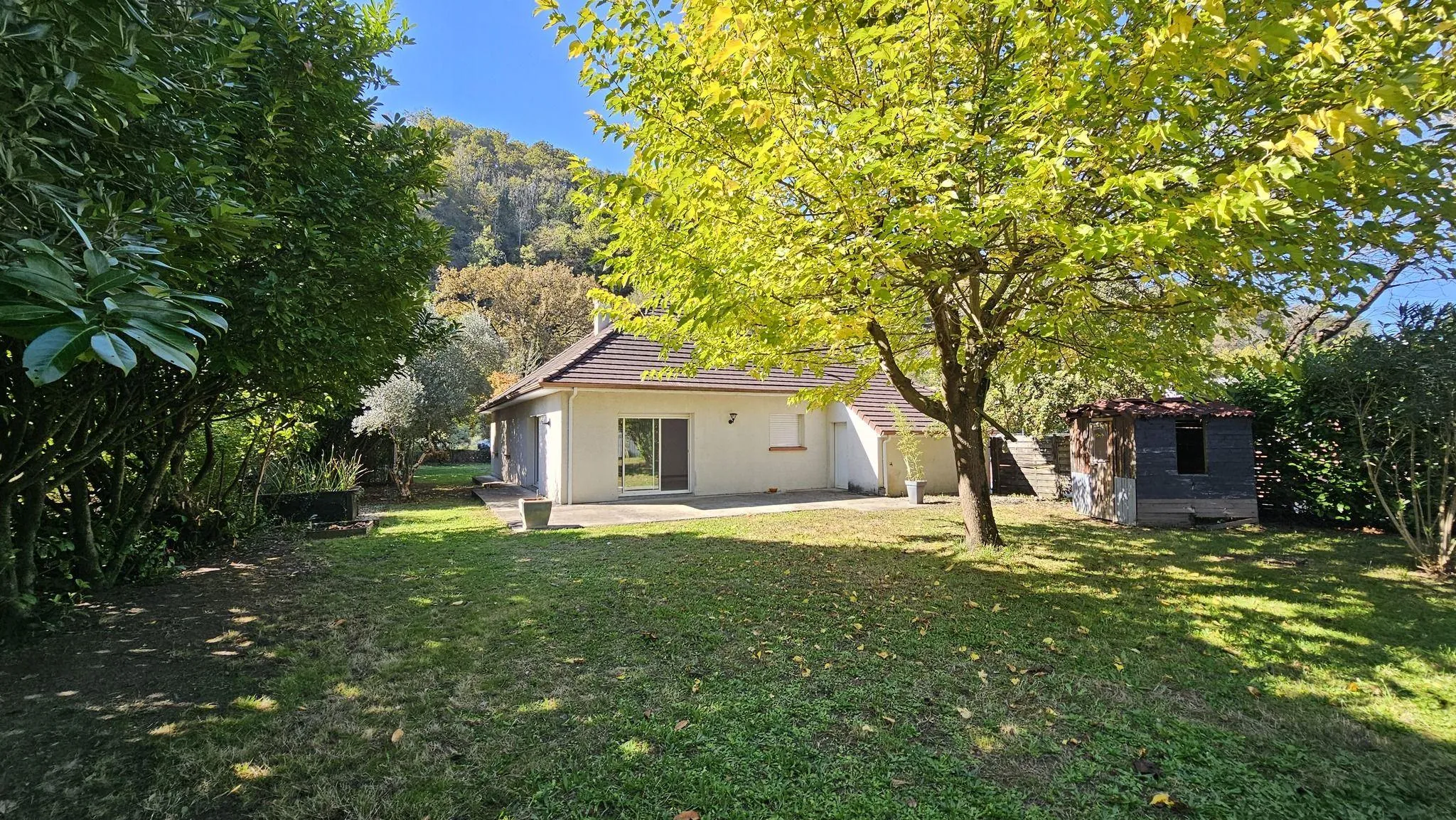 Maison individuelle de 4 chambres à Narcastet, proche Pau, avec grand jardin, prête à vivre