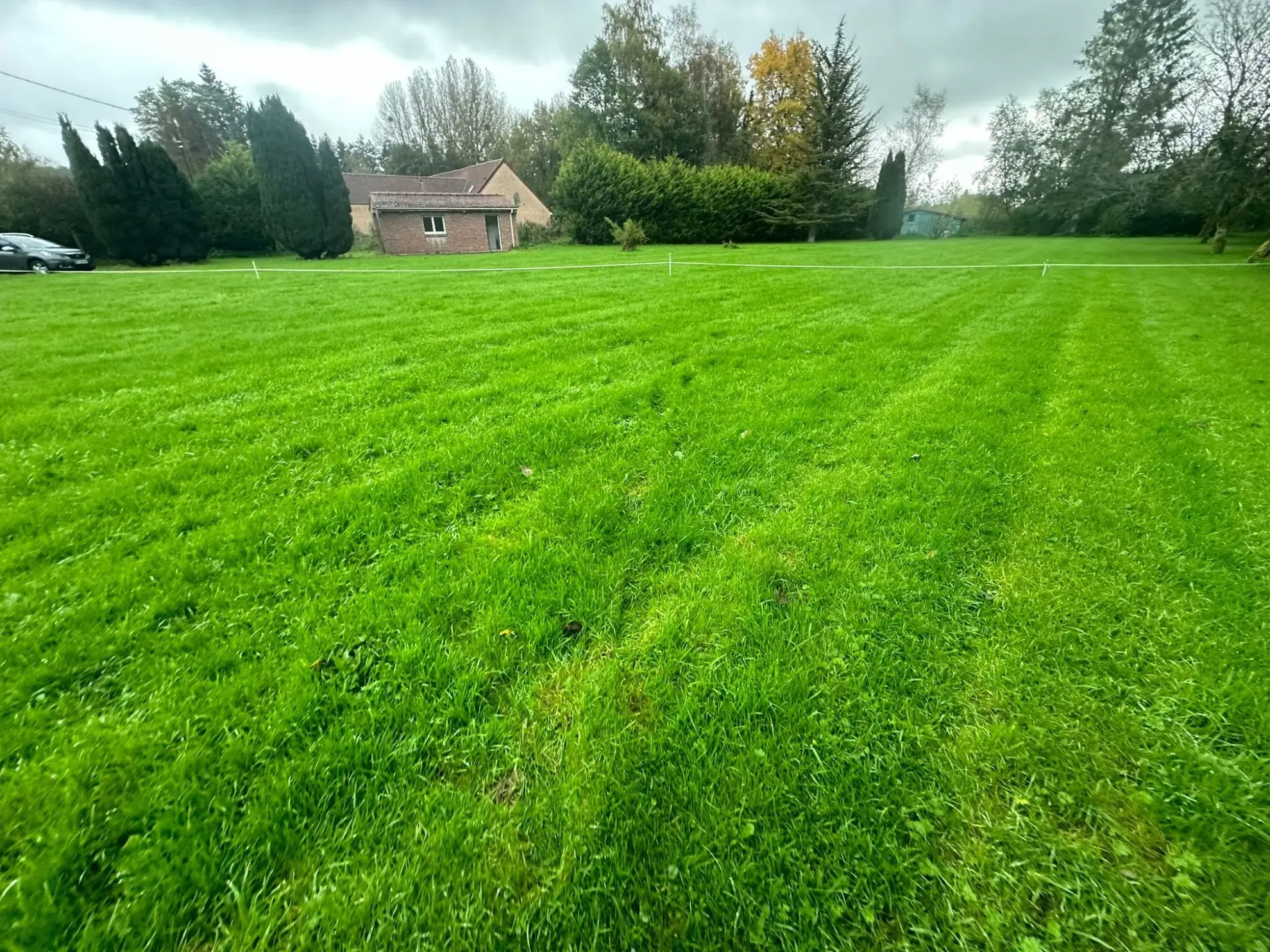 Terrain constructible de 1307 m² à Anvin, environnement paisible et raccordements prêts 