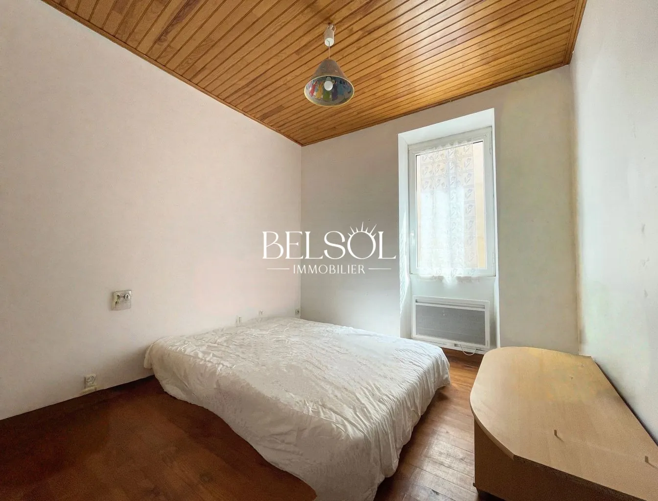 Maison de village à Prades avec options de rénovation et potentiel locatif 