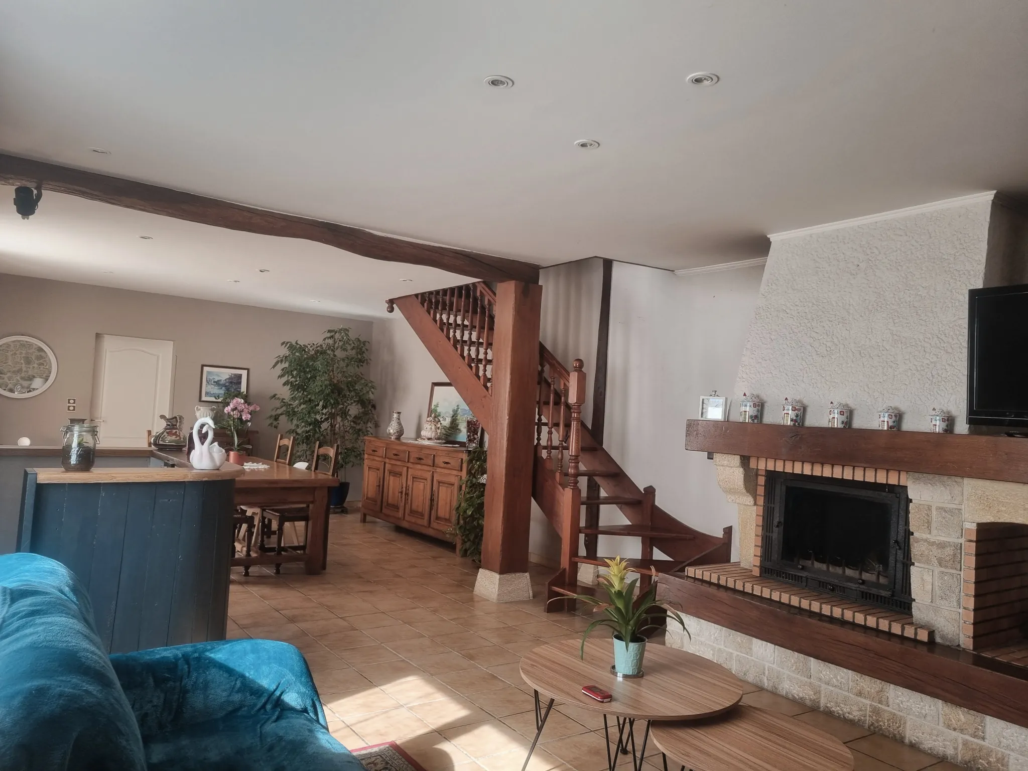 Maison en pierre rénovée à Bazas avec grand jardin et terrasse couvertes 