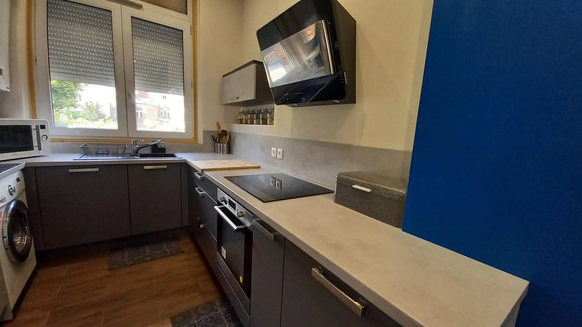 Appartement T3 rénové face à la gare à Tourcoing 