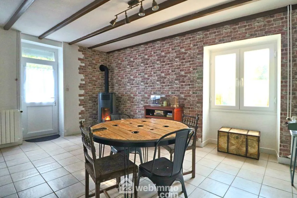 Maison de 113 m² à Civray avec jardin clos et rénovation récente