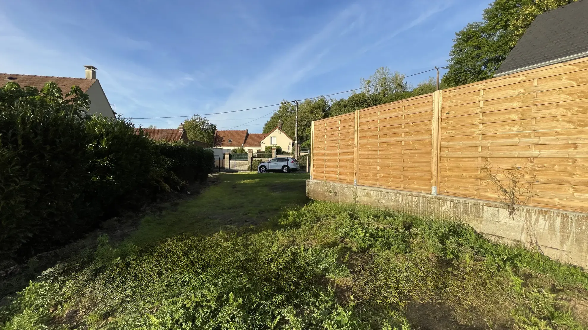 Maison indépendante avec 3 chambres proche Noyon, cadre calme et terrain clos 