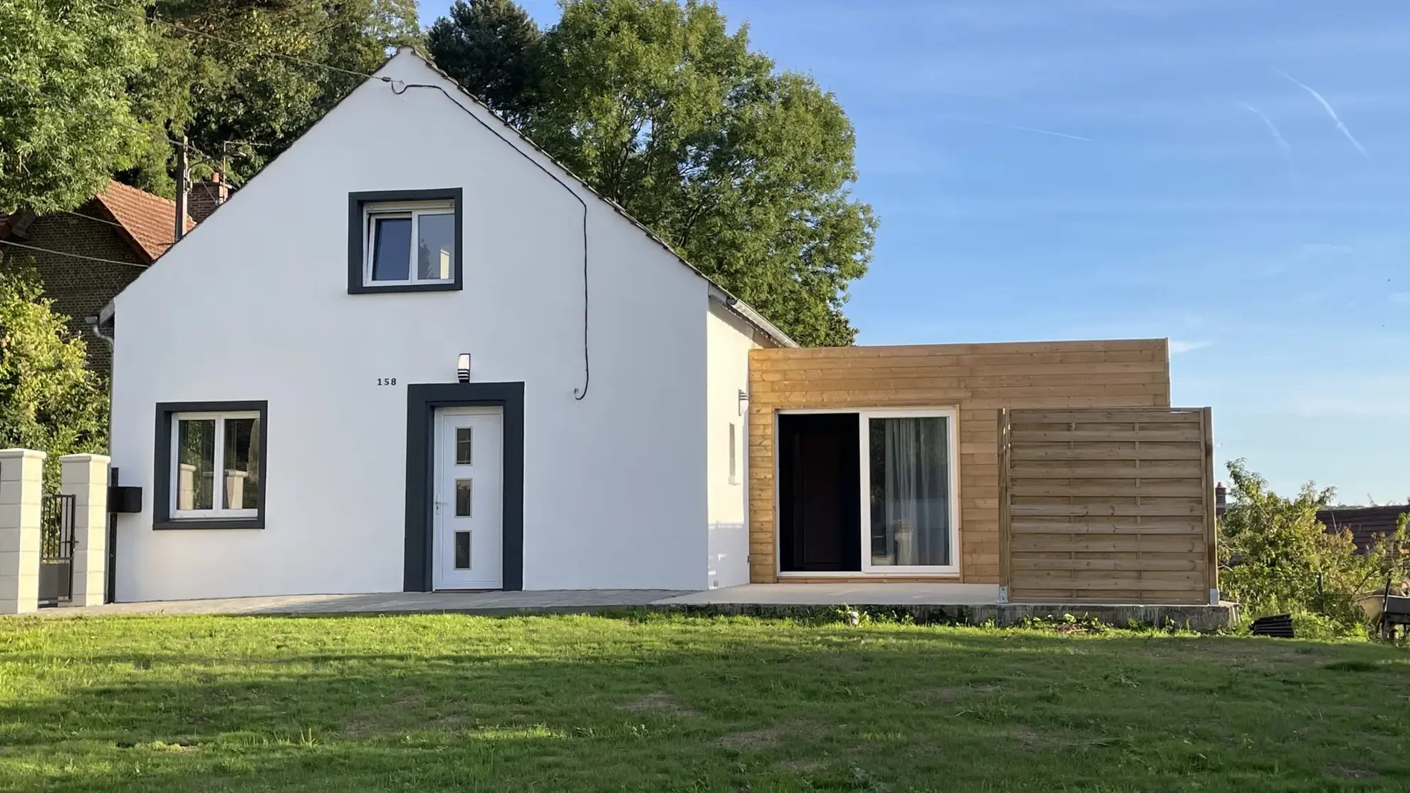 Maison indépendante avec 3 chambres proche Noyon, cadre calme et terrain clos 