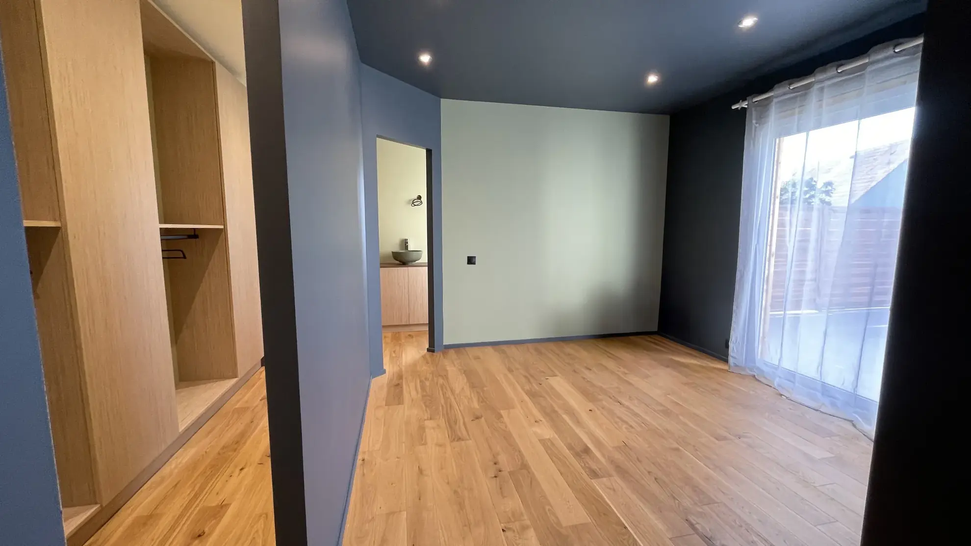 Maison indépendante avec 3 chambres proche Noyon, cadre calme et terrain clos 