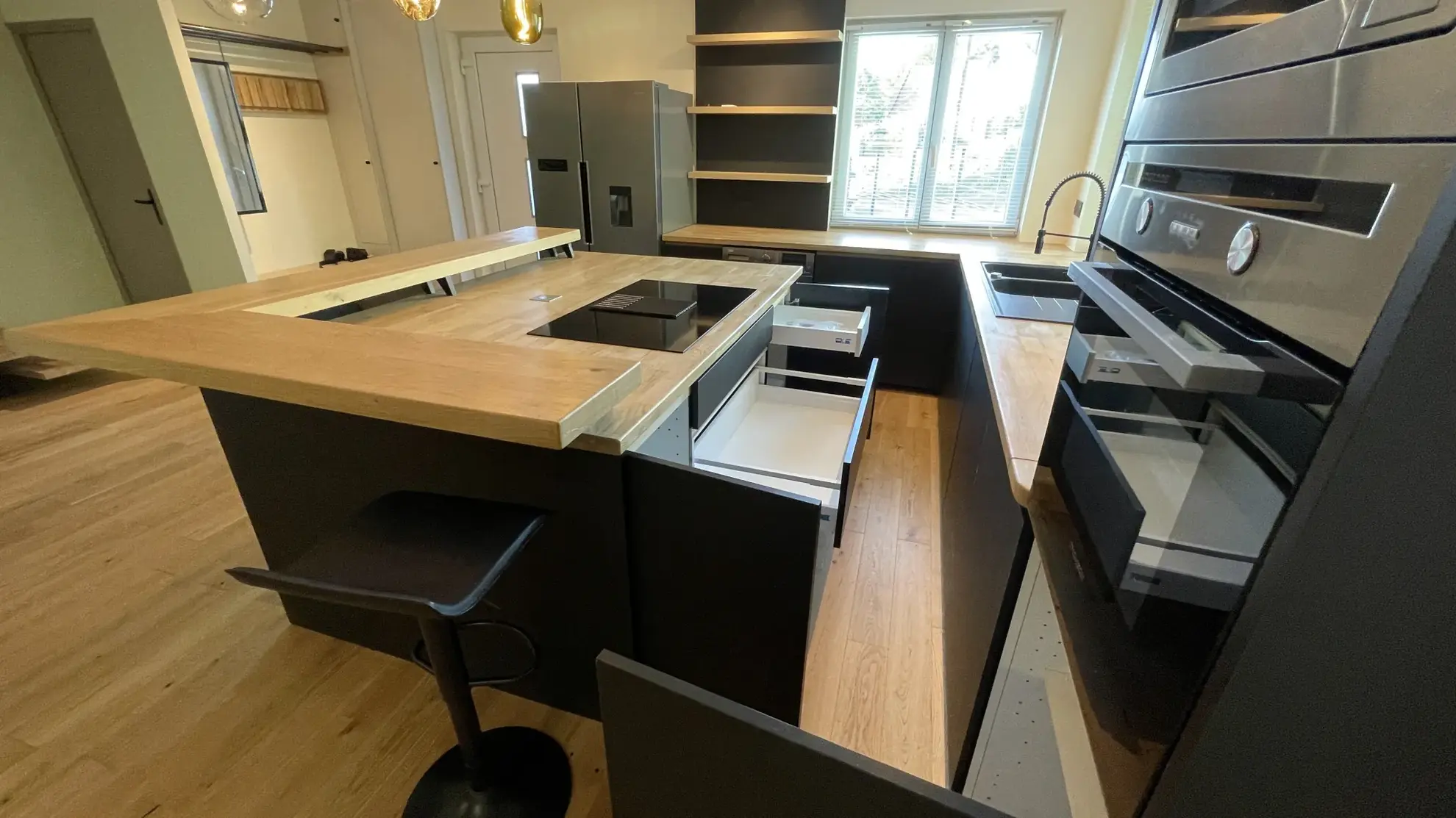 Maison indépendante avec 3 chambres proche Noyon, cadre calme et terrain clos 