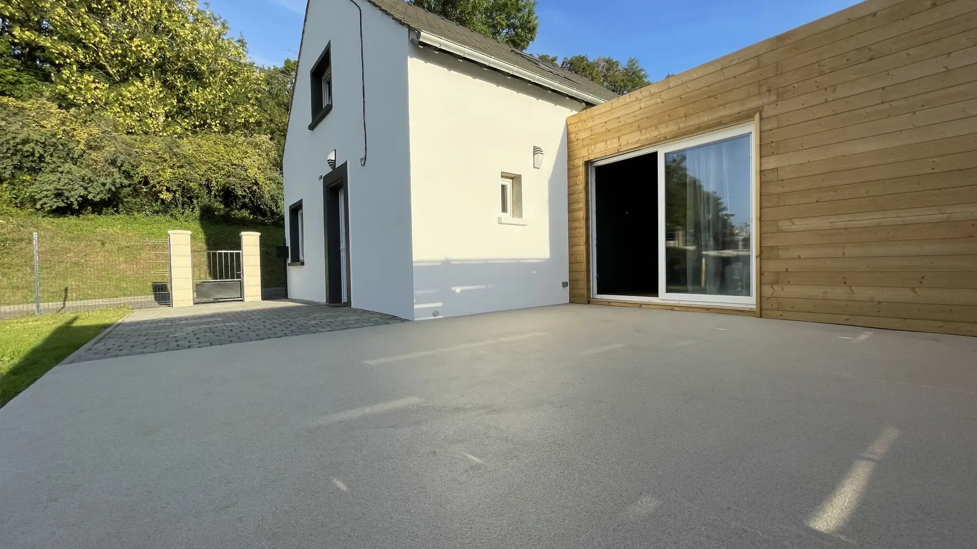 Maison indépendante avec 3 chambres proche Noyon, cadre calme et terrain clos 