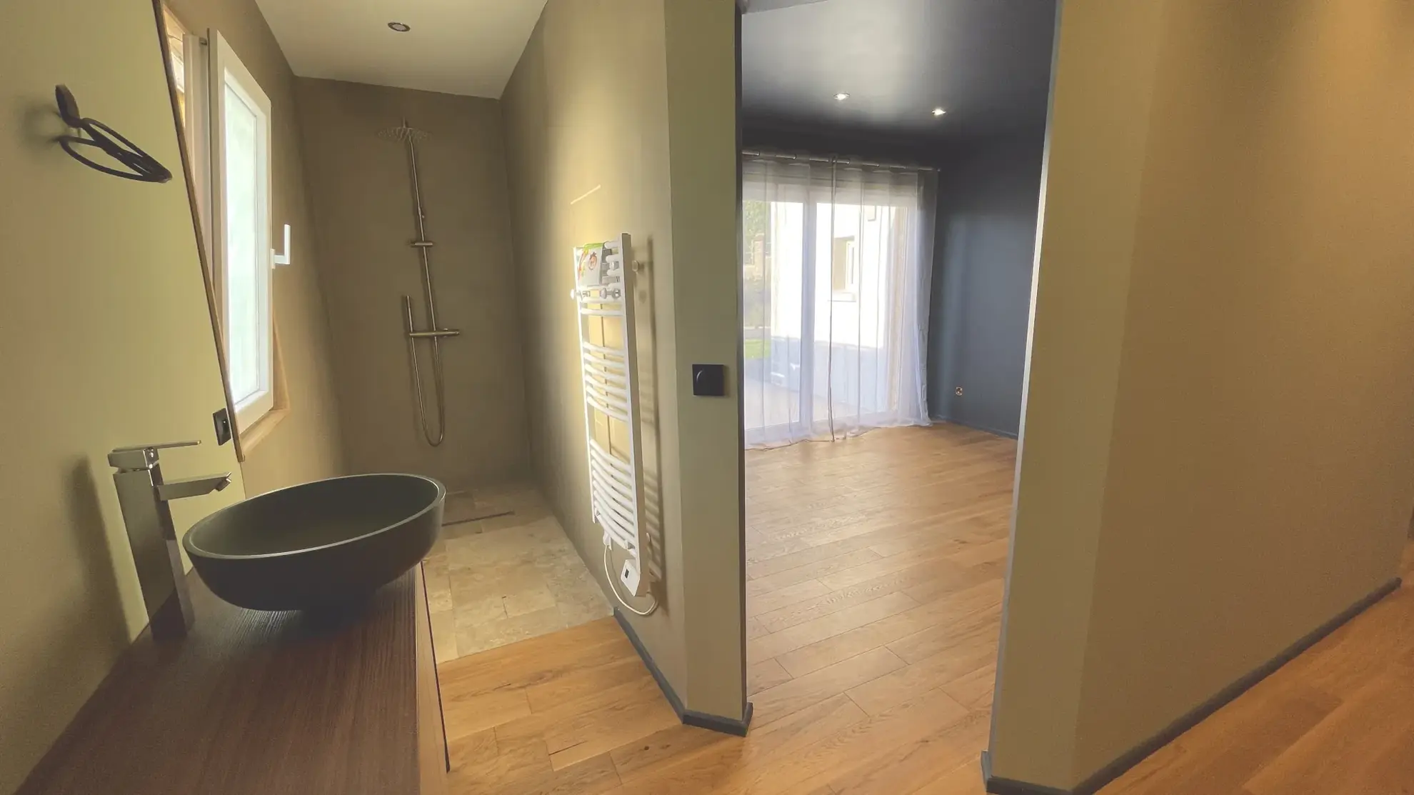 Maison indépendante avec 3 chambres proche Noyon, cadre calme et terrain clos 