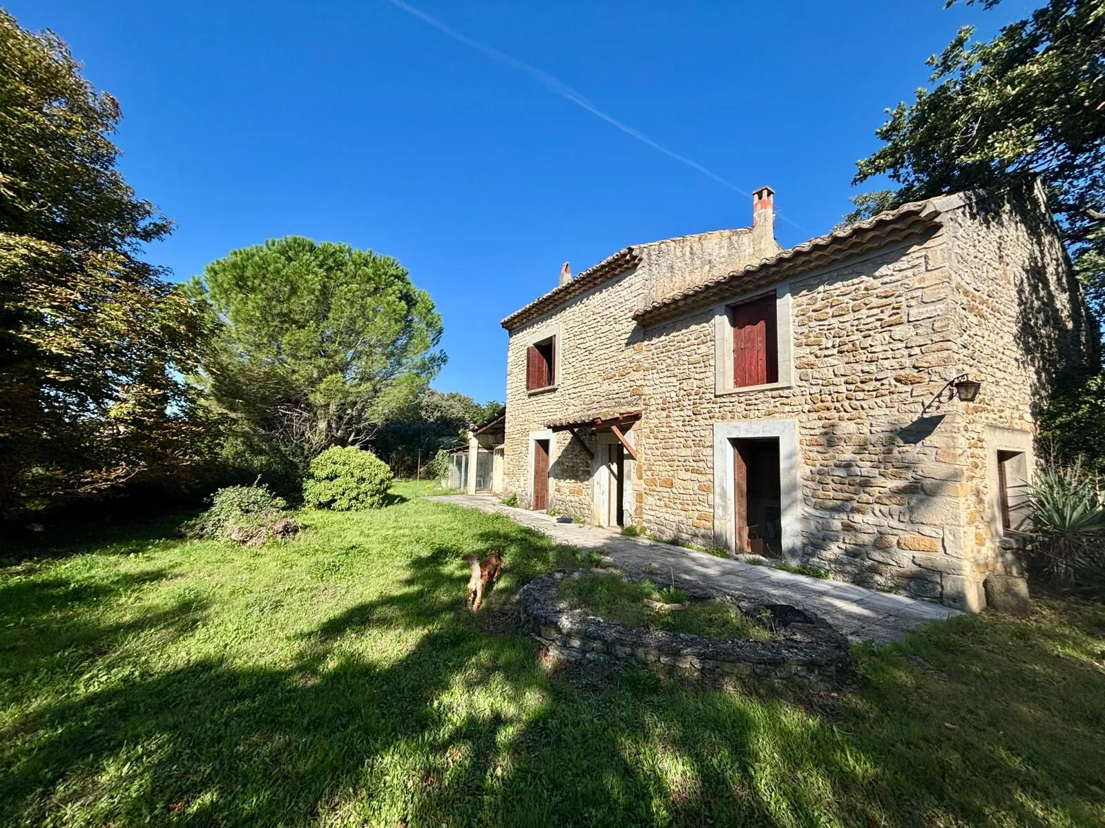 Mas à rénover avec grand potentiel sur terrain arboré entre Grignan et Saint Paul 3 Châteaux