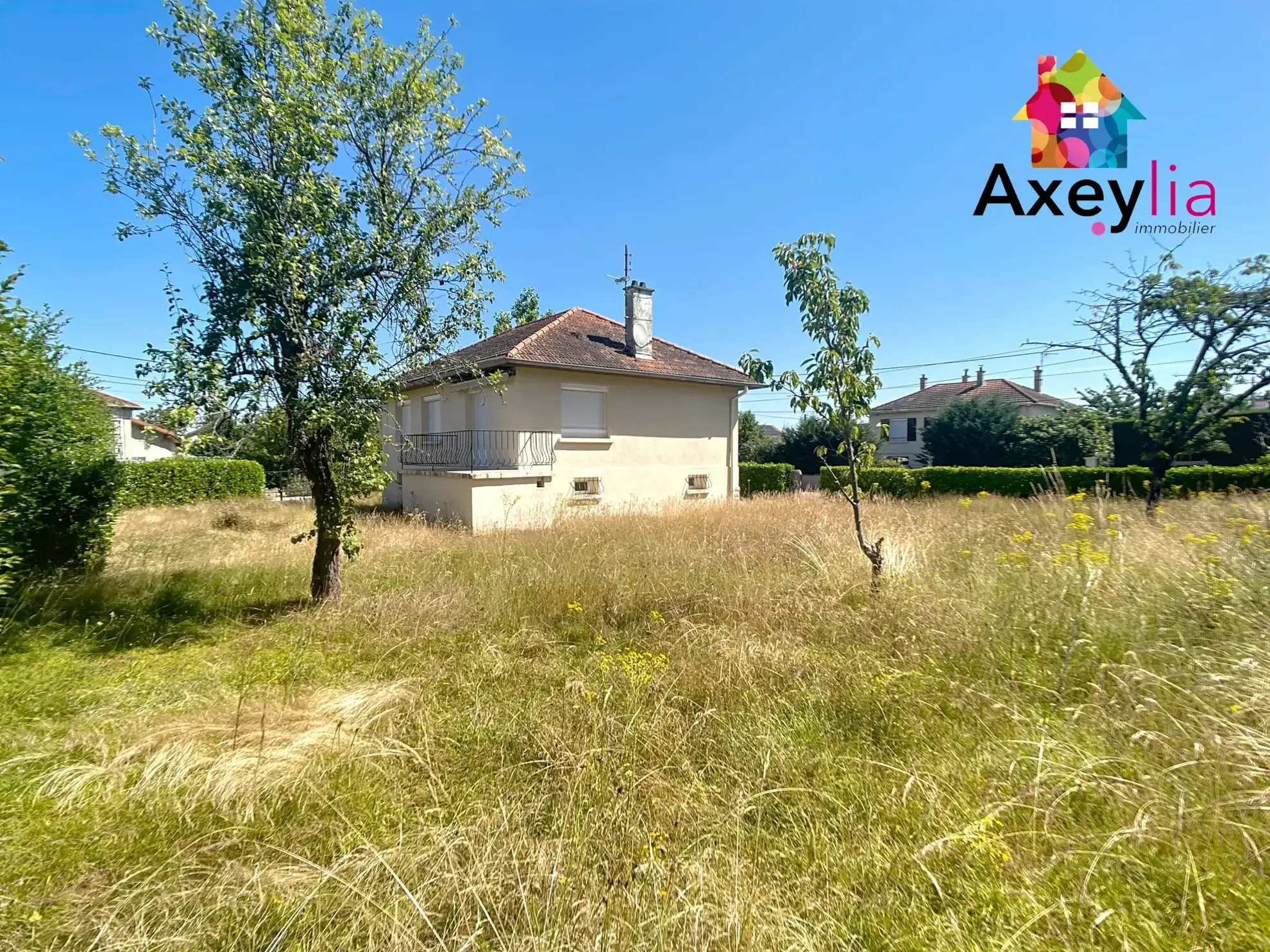 Maison rénovée avec terrain à Riorges - 3 chambres et garage double