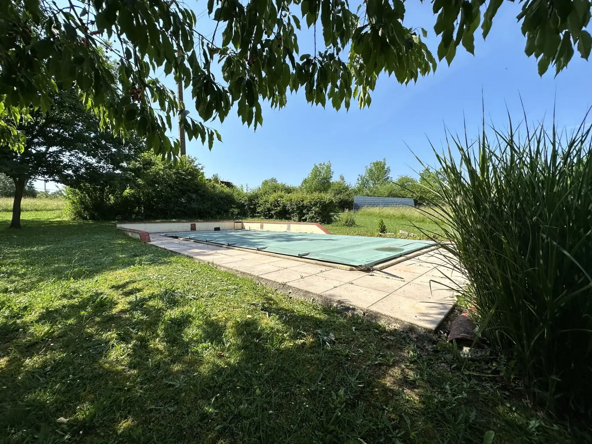Maison en pierre en viager occupé avec piscine et grand terrain à Villeneuve-sur-Lot 