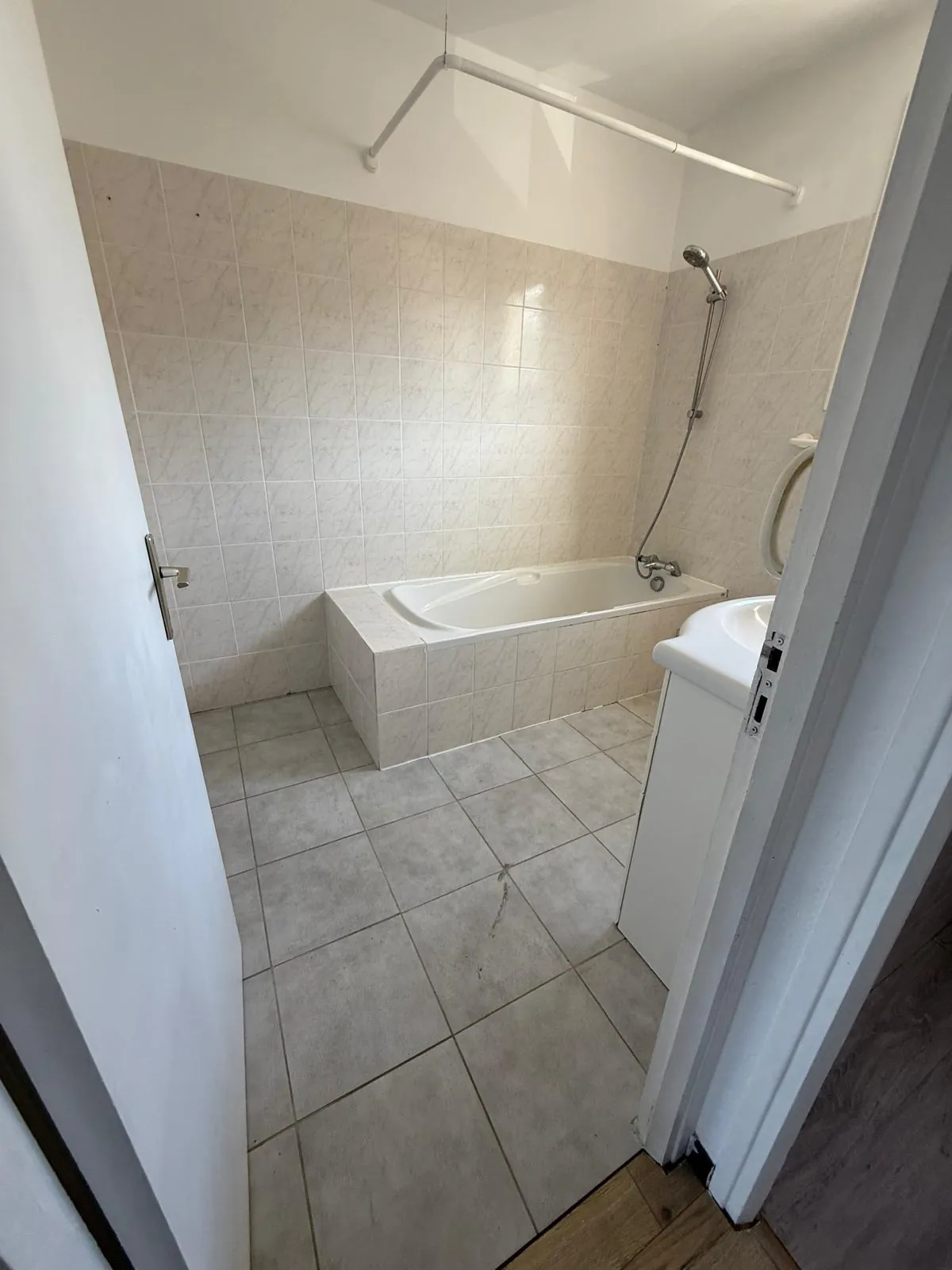 Appartement avec vue mer de 96 m² à Solenzara – 3 chambres, parking privé 