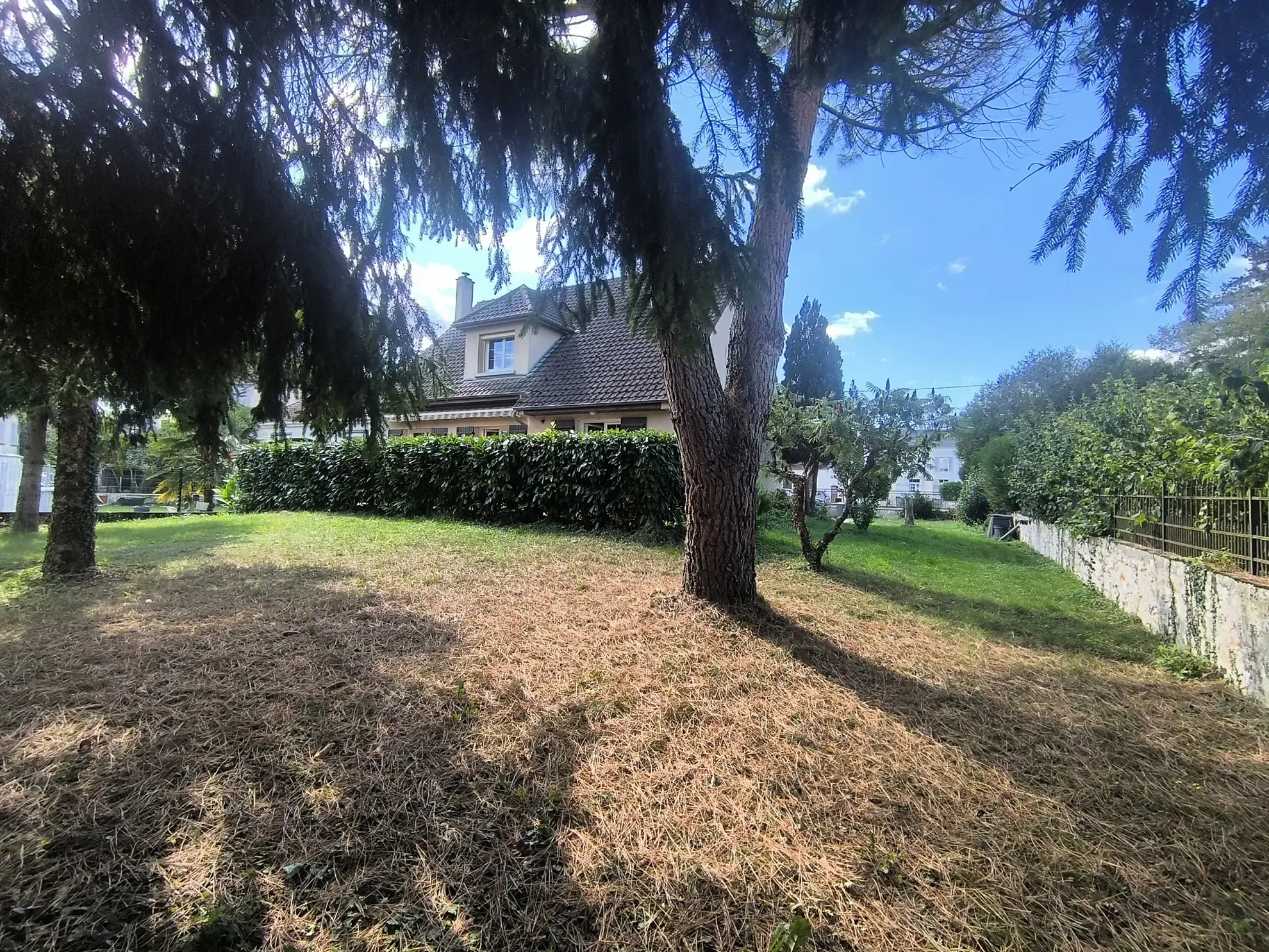 Maison à Château-Thierry 5 pièces avec sous-sol et jardin arboré