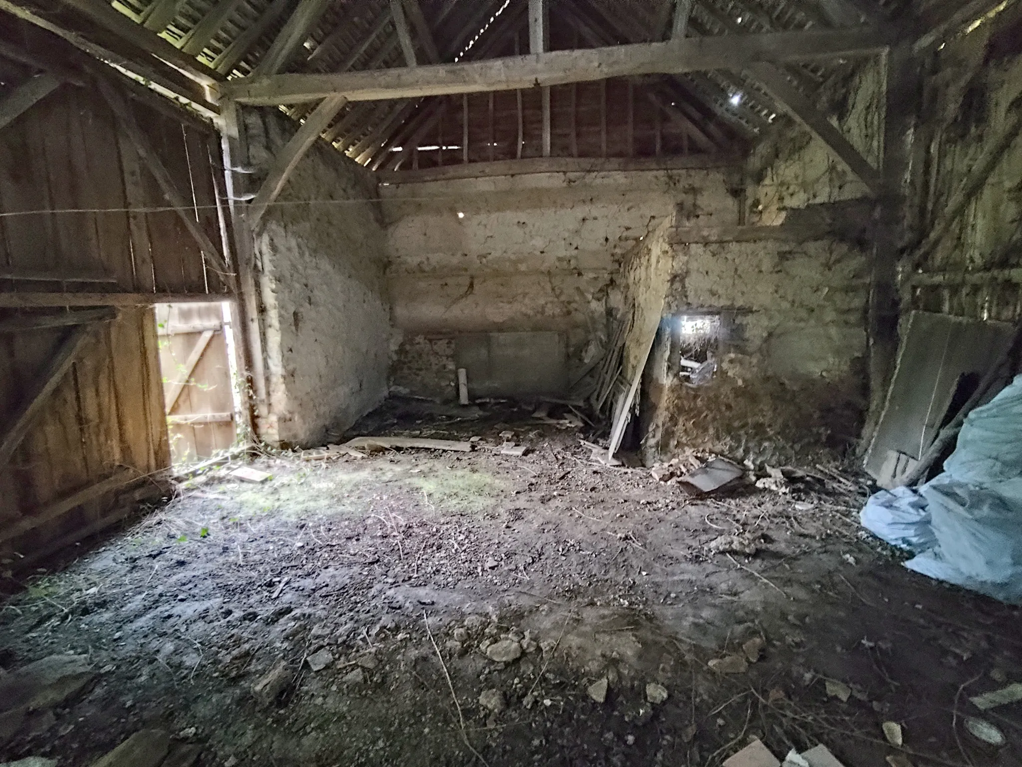 Longère en pierre à Dangeul — Proche projet de rénovation et terrain constructible 