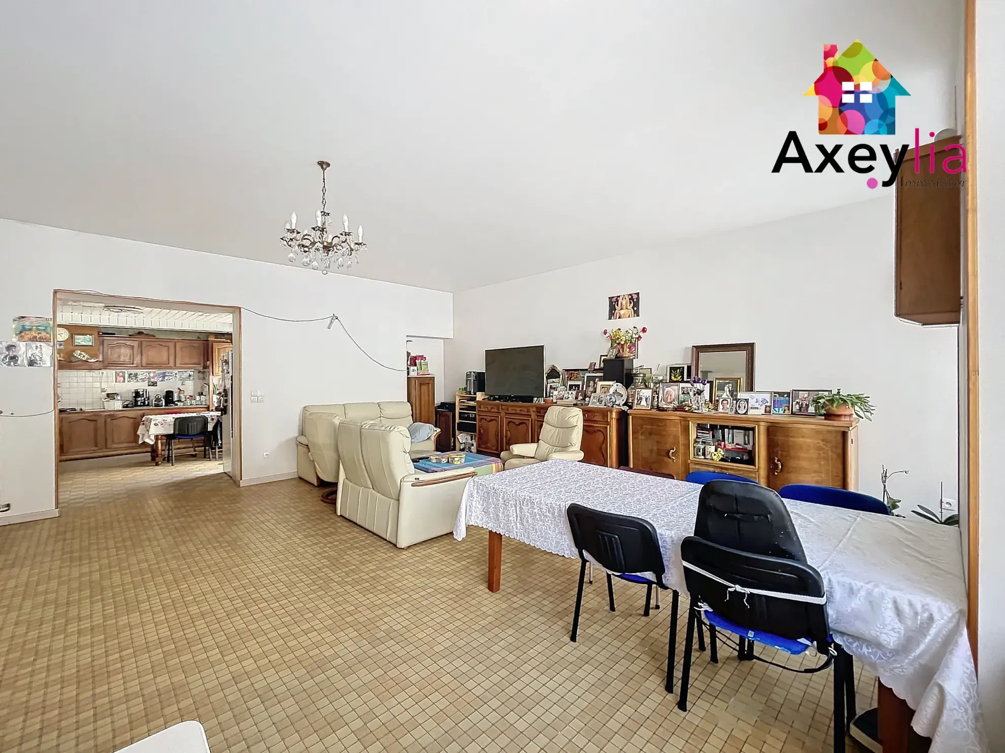 Maison familiale avec 6 chambres, dépendances et terrain de 857m² près de Marcigny 