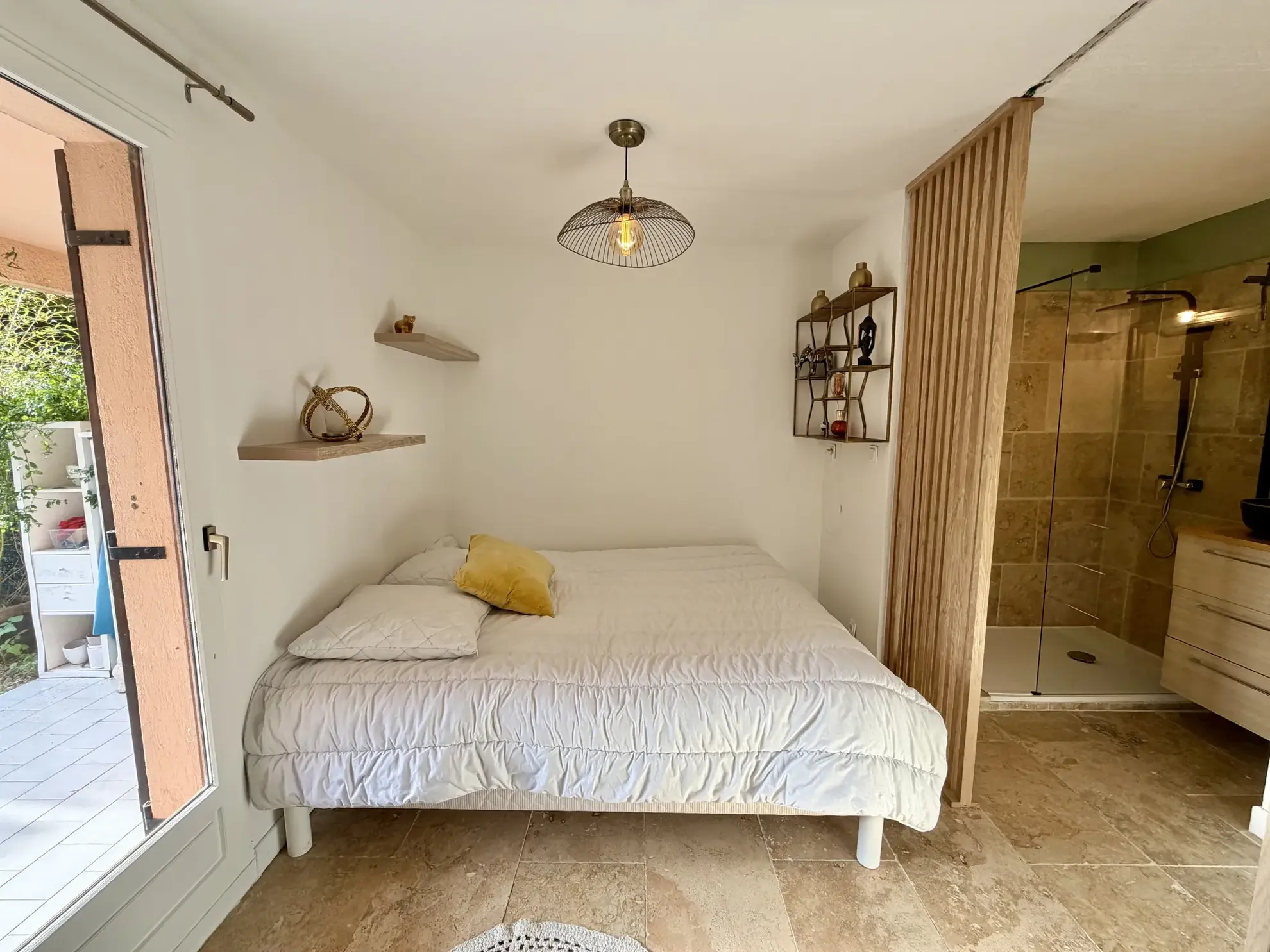 Appartement T2 en Rez-de-Jardin à Sanary-sur-Mer avec Piscine et Jardin Privé 