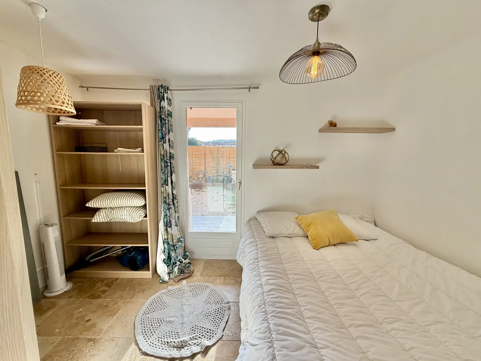 Appartement T2 en Rez-de-Jardin à Sanary-sur-Mer avec Piscine et Jardin Privé 