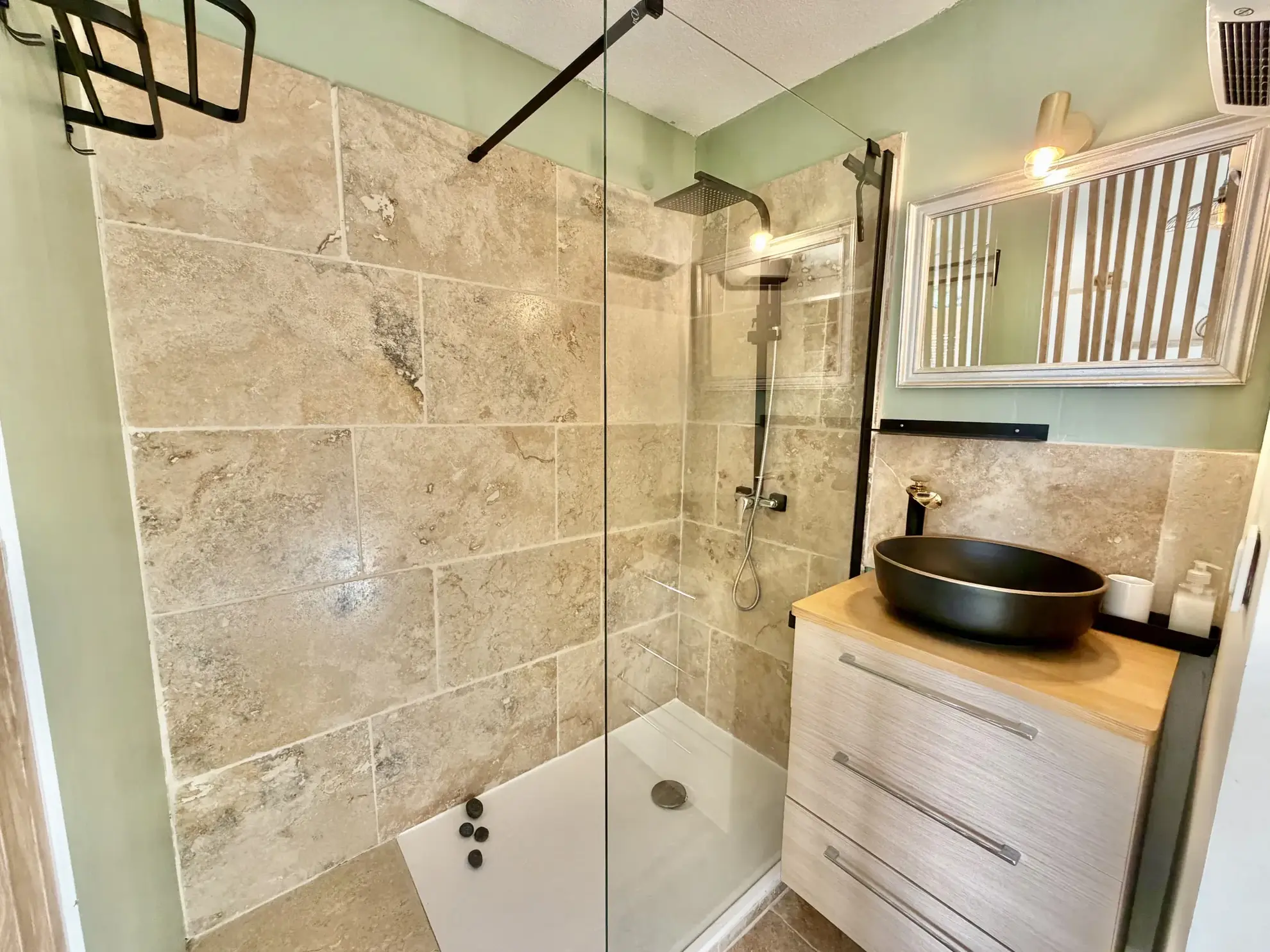 Appartement T2 en Rez-de-Jardin à Sanary-sur-Mer avec Piscine et Jardin Privé 