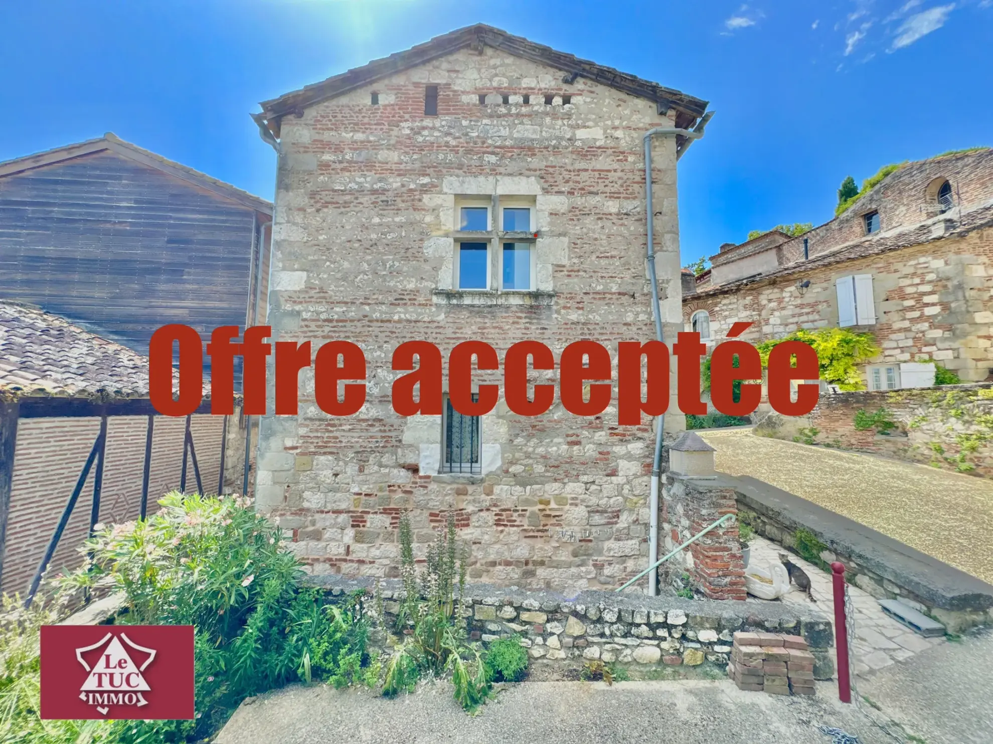 Maison médiévale rénovée avec terrasse dans le bourg de Penne d'Agenais