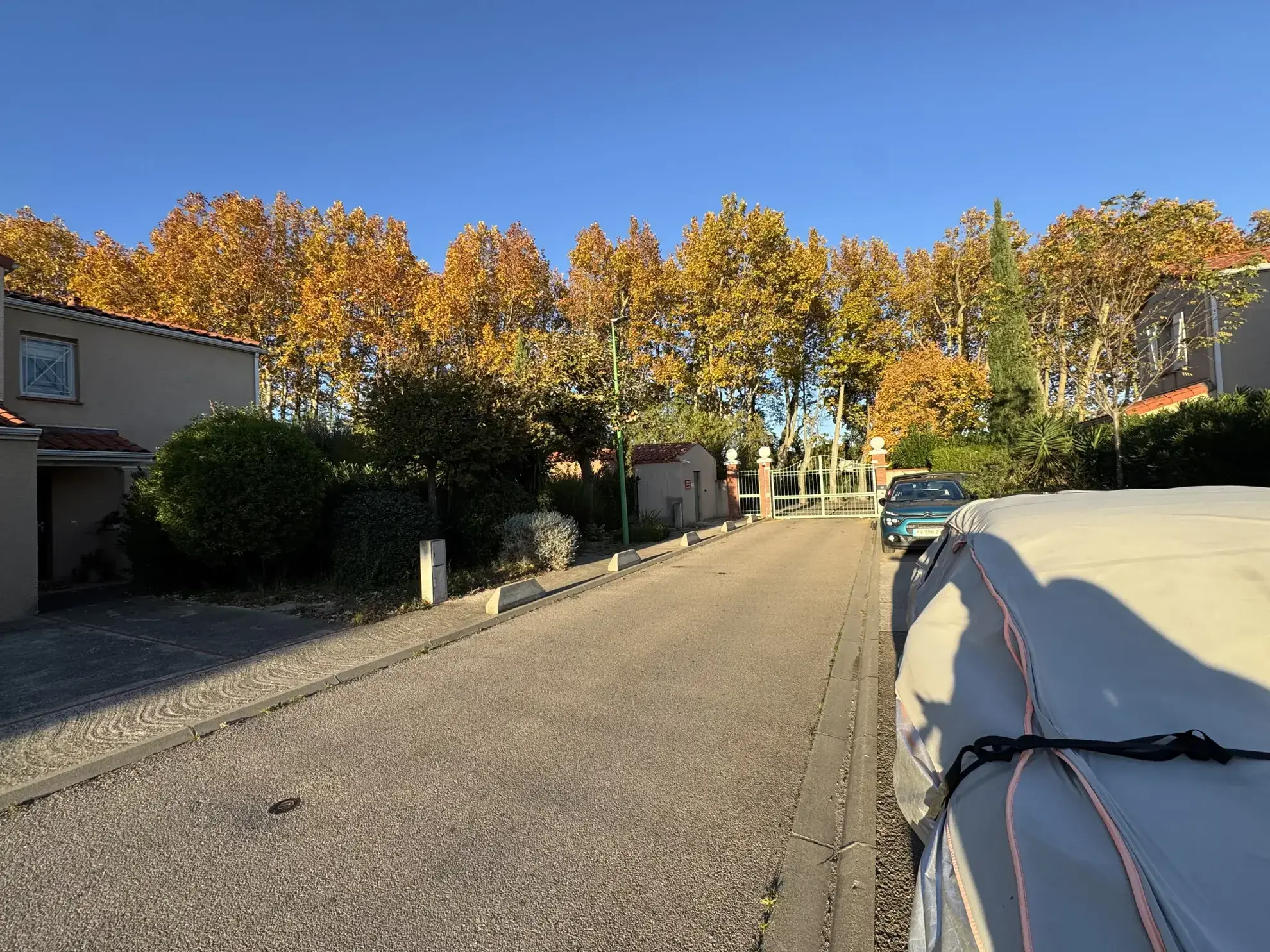 Villa avec jardin et garage à Canohes, proche commodités 