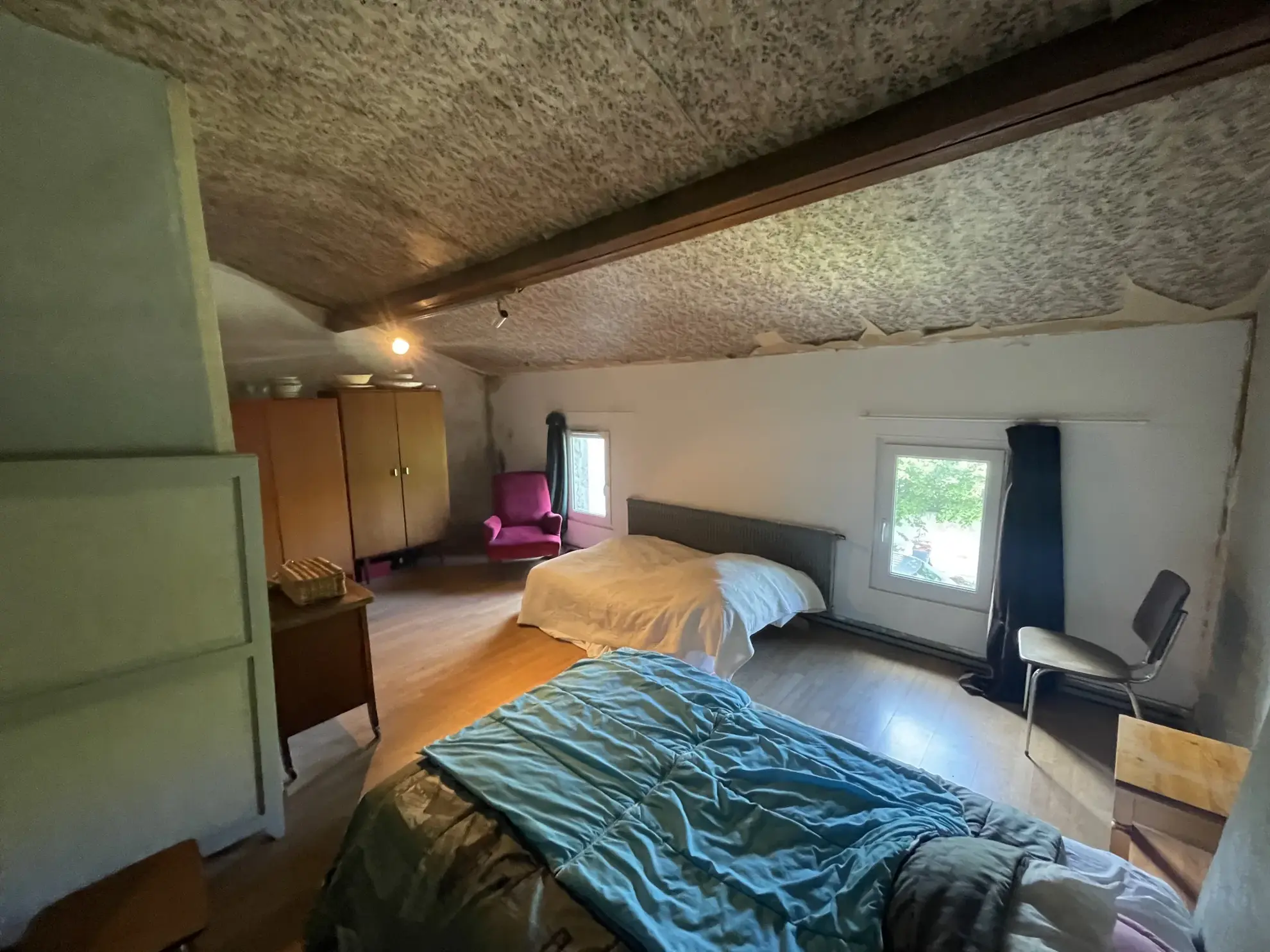 Maison à vendre de 139m² avec hangar et terrain à Lievin, idéale pour projet de rénovation 