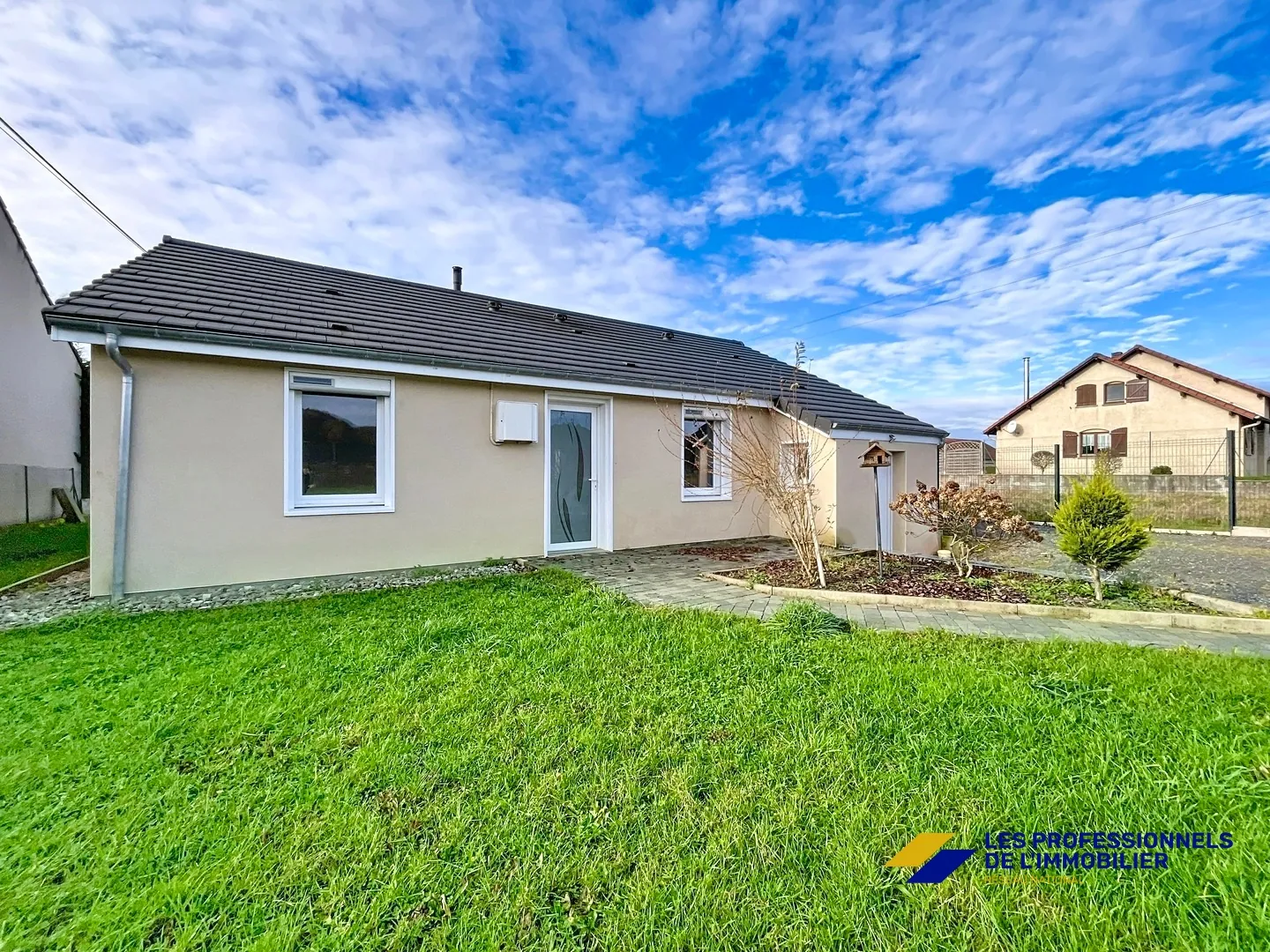 Maison 3 pièces de 75 m2 avec jardin et piscine à Charmois-devant-Bruyères 