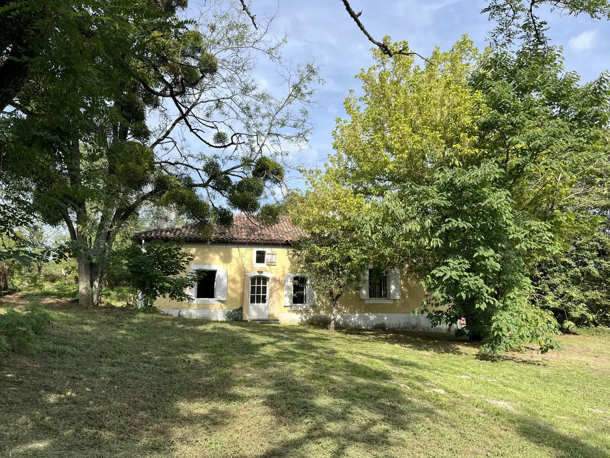 Maison en pierre de 125 m² avec grand terrain à Bazas 