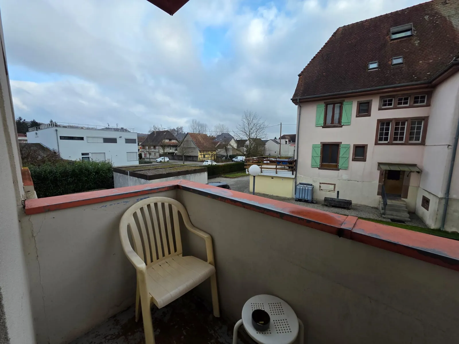 Studio loué à Hirsingue - Idéal investissement dans une copropriété calme 